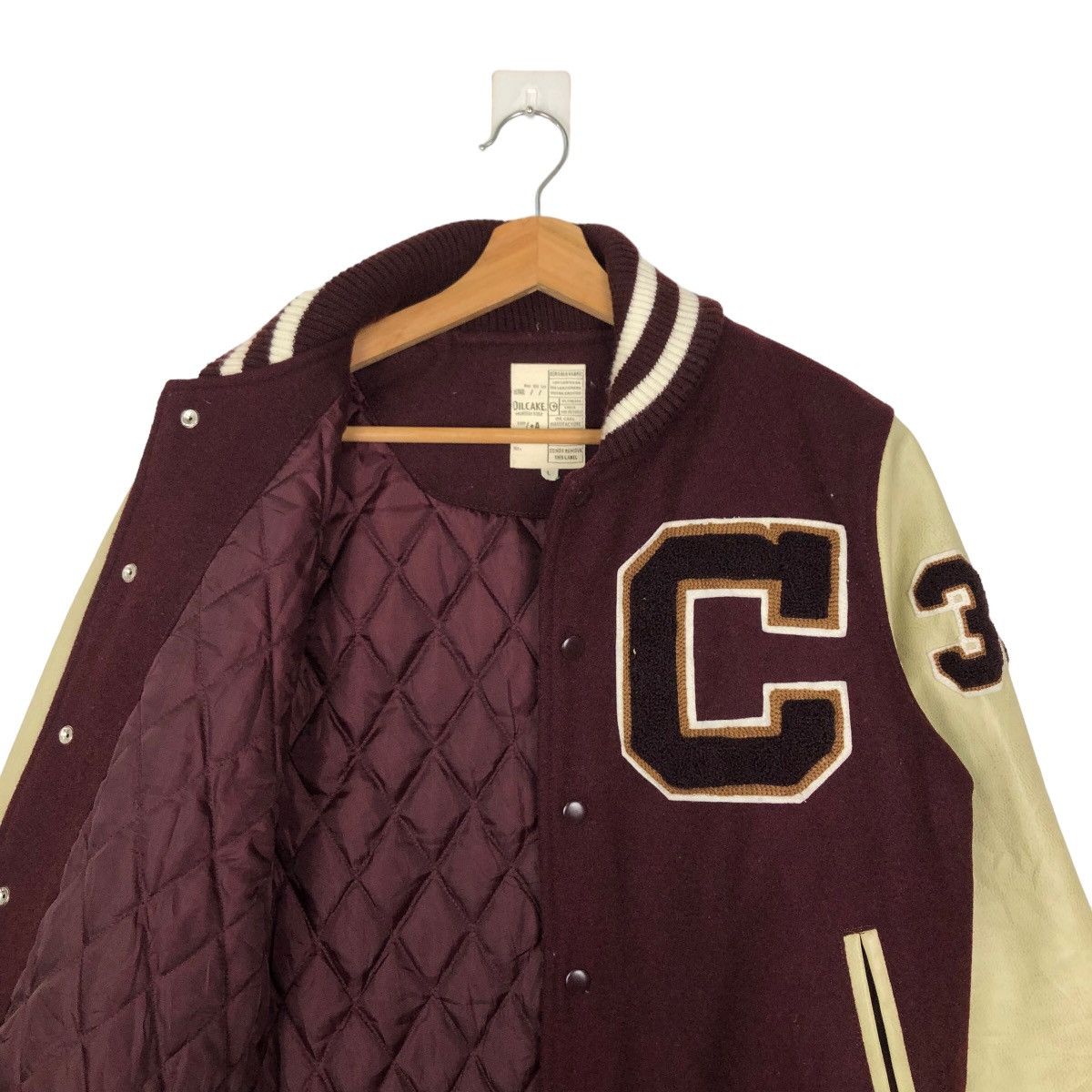 Japanese Brand VINTAGE VARSITY JACKET OILCAKE LEATHER BIG LOGO Size US L / EU 52-54 / 3 - 9 Thumbnail