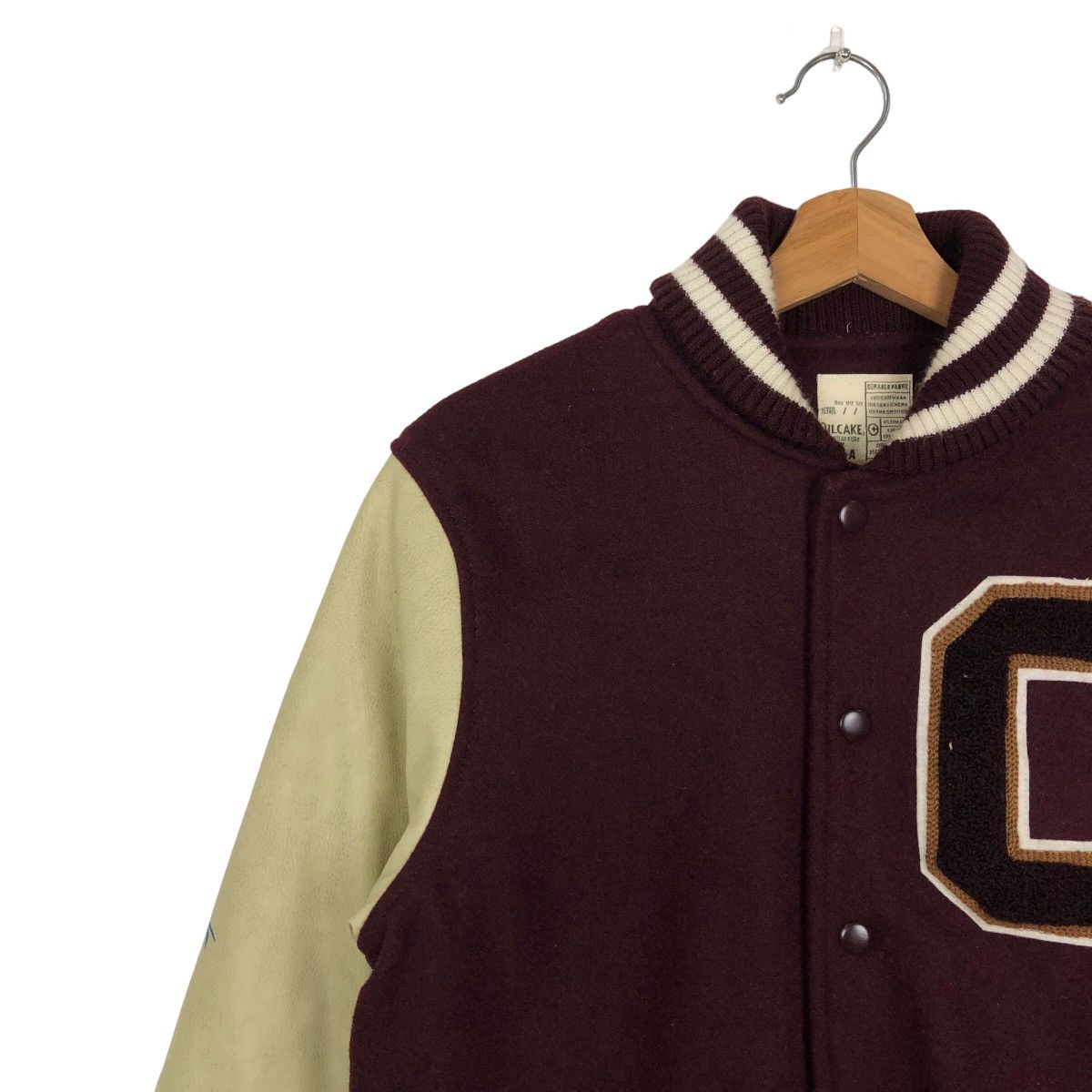 Japanese Brand VINTAGE VARSITY JACKET OILCAKE LEATHER BIG LOGO Size US L / EU 52-54 / 3 - 6 Thumbnail