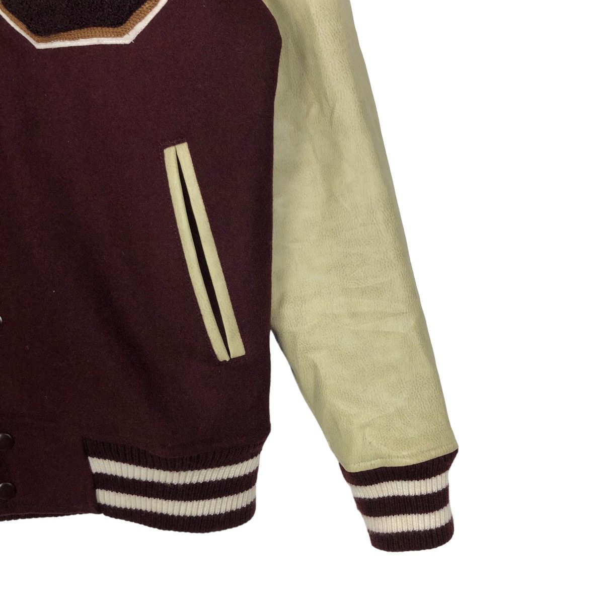 Japanese Brand VINTAGE VARSITY JACKET OILCAKE LEATHER BIG LOGO Size US L / EU 52-54 / 3 - 4 Thumbnail