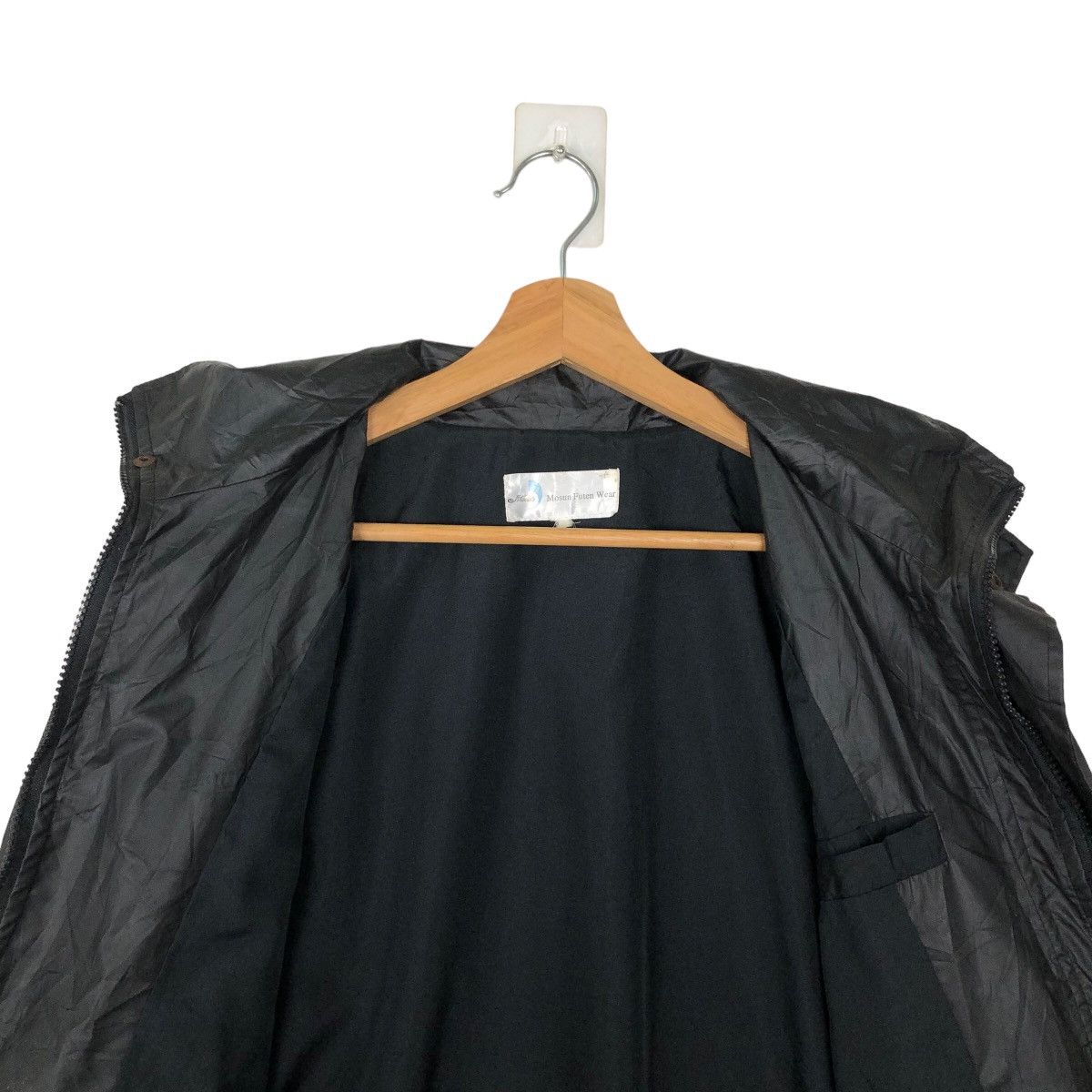 Japanese Brand VINTAGE SOFT LEATHER SURVIVAL JACKET SHELL BIG LOGO Size US M / EU 48-50 / 2 - 10 Thumbnail