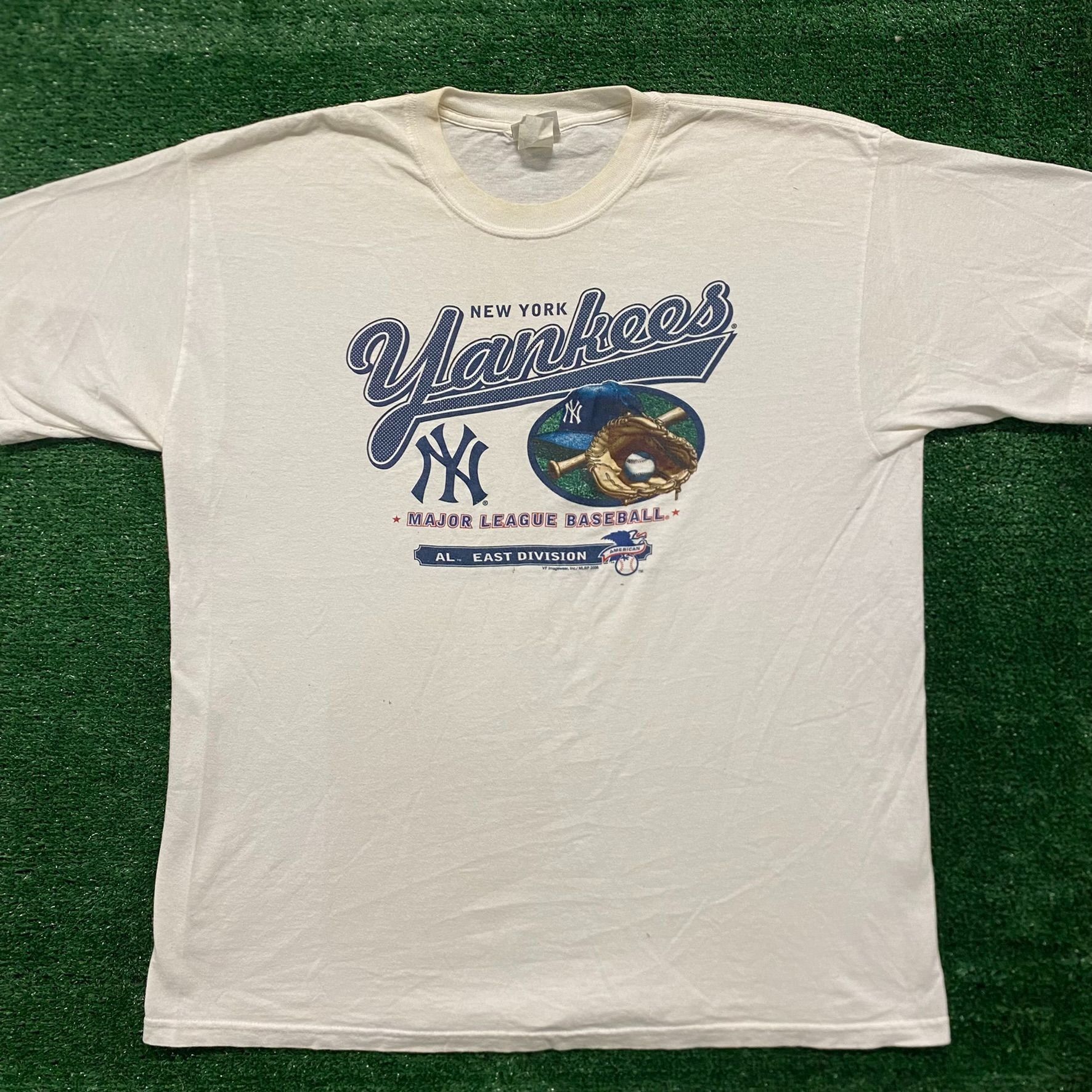New York Yankees Crazy Vintage 90s Baggy New York Yankees Baseball T-Shirt Size US XL / EU 56 / 4 - 1 Thumbnail
