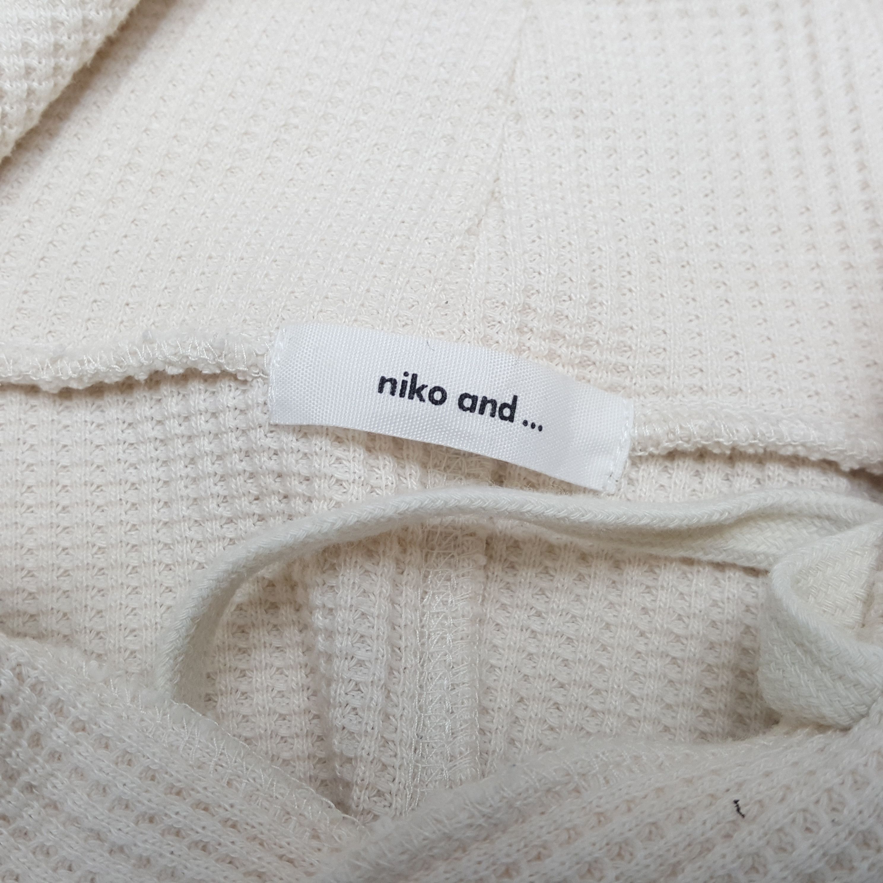 Japanese Brand × Number (N)ine × Vintage Vintage NUMBER (N)INE Japanese Brand Custom Hoodies Size US L / EU 52-54 / 3 - 10 Thumbnail