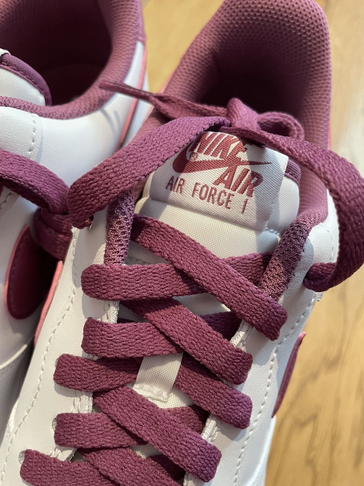 Nike Nike Air Force 1 ‘07 Light Bordeaux 2022 Size US 8.5 / EU 41-42 - 6 Thumbnail