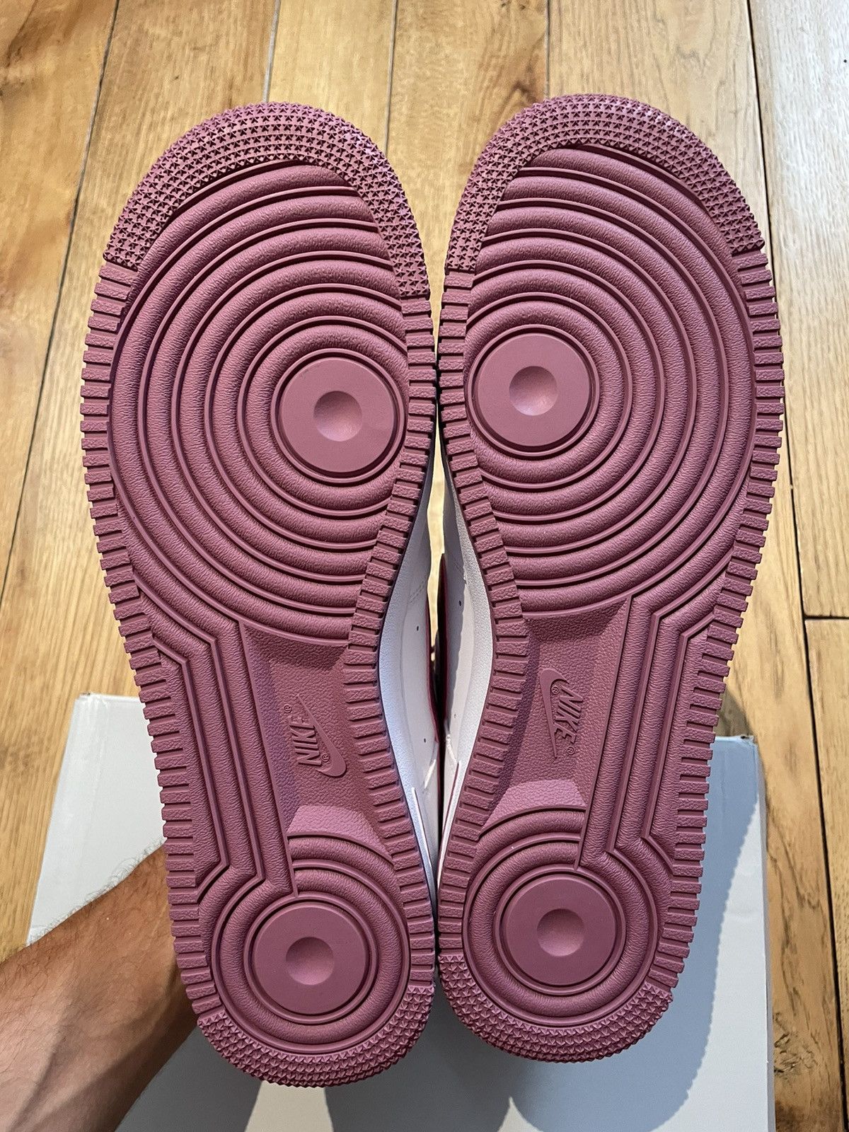 Nike Nike Air Force 1 ‘07 Light Bordeaux 2022 Size US 8.5 / EU 41-42 - 10 Thumbnail