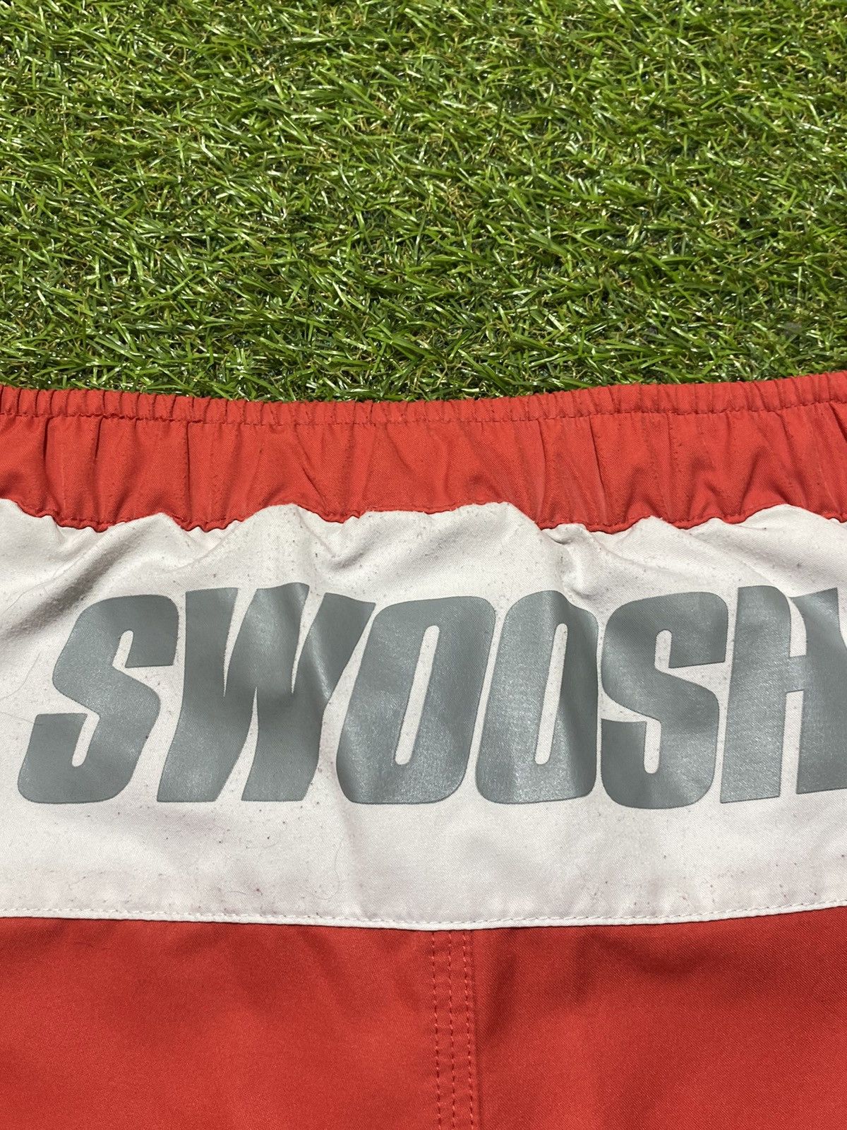 Nike Vintage Nike shorts Sun faded streetwear swoosh Y2k size XL Size US 36 / EU 52 - 5 Thumbnail