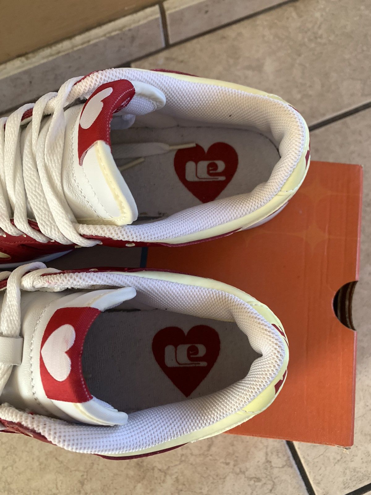 Nike Nike Dunk Low WMNS 2004 Valentines Day Hearts Size US 6 / EU 39 - 6 Thumbnail