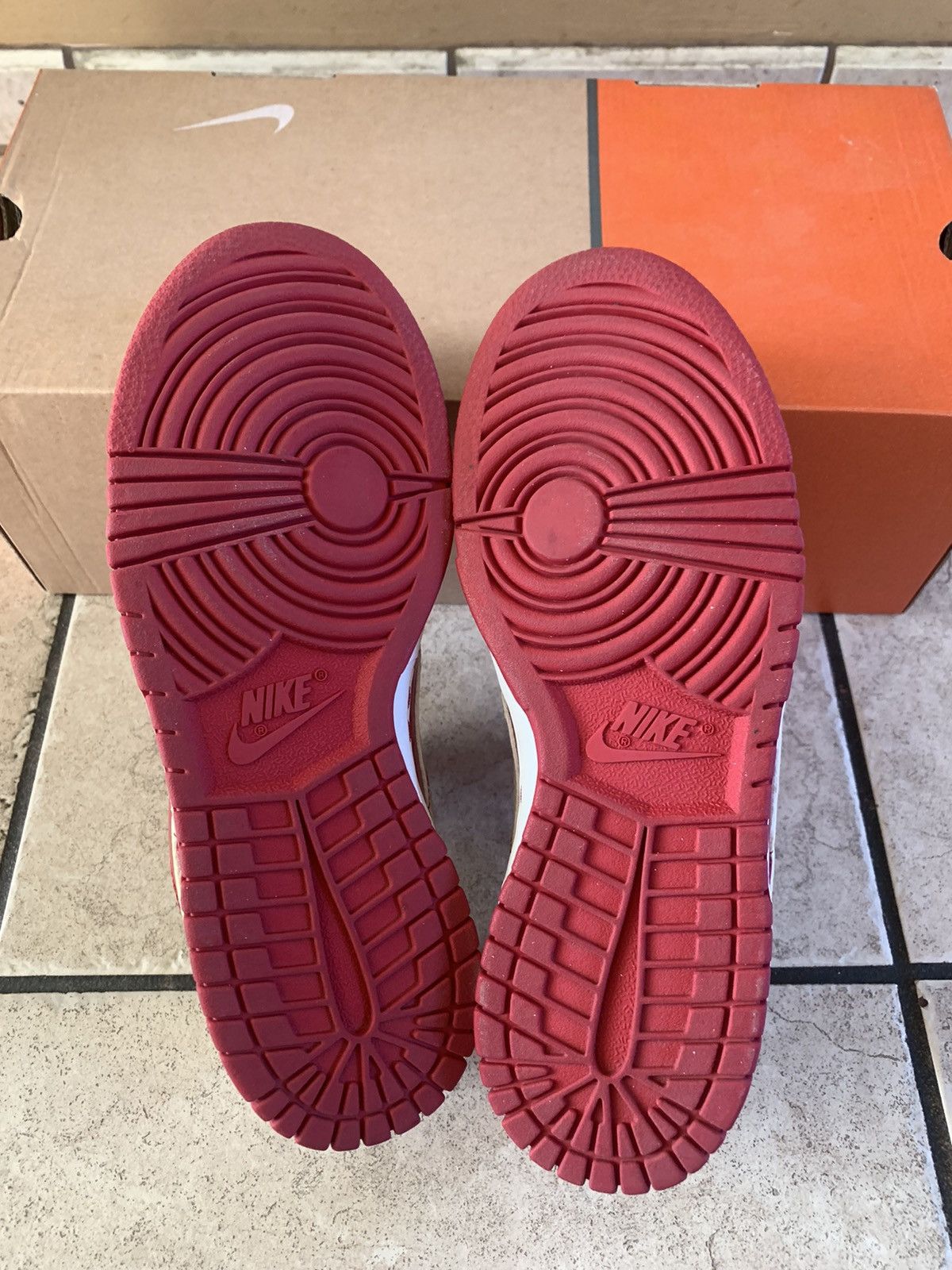 Nike Nike Dunk Low WMNS 2004 Valentines Day Hearts Size US 6 / EU 39 - 8 Thumbnail