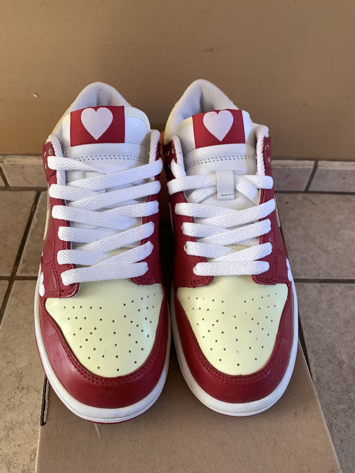 Nike Nike Dunk Low WMNS 2004 Valentines Day Hearts Size US 6 / EU 39 - 3 Thumbnail