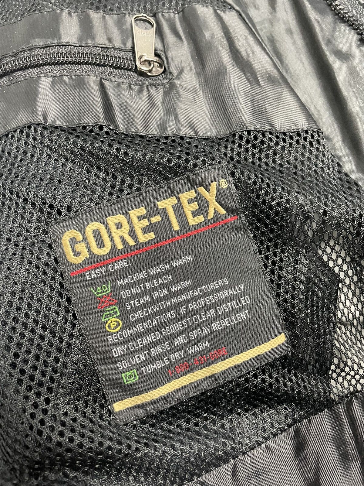 The North Face Vintage The North Face Gore-Tex Jacket Size US L / EU 52-54 / 3 - 6 Thumbnail