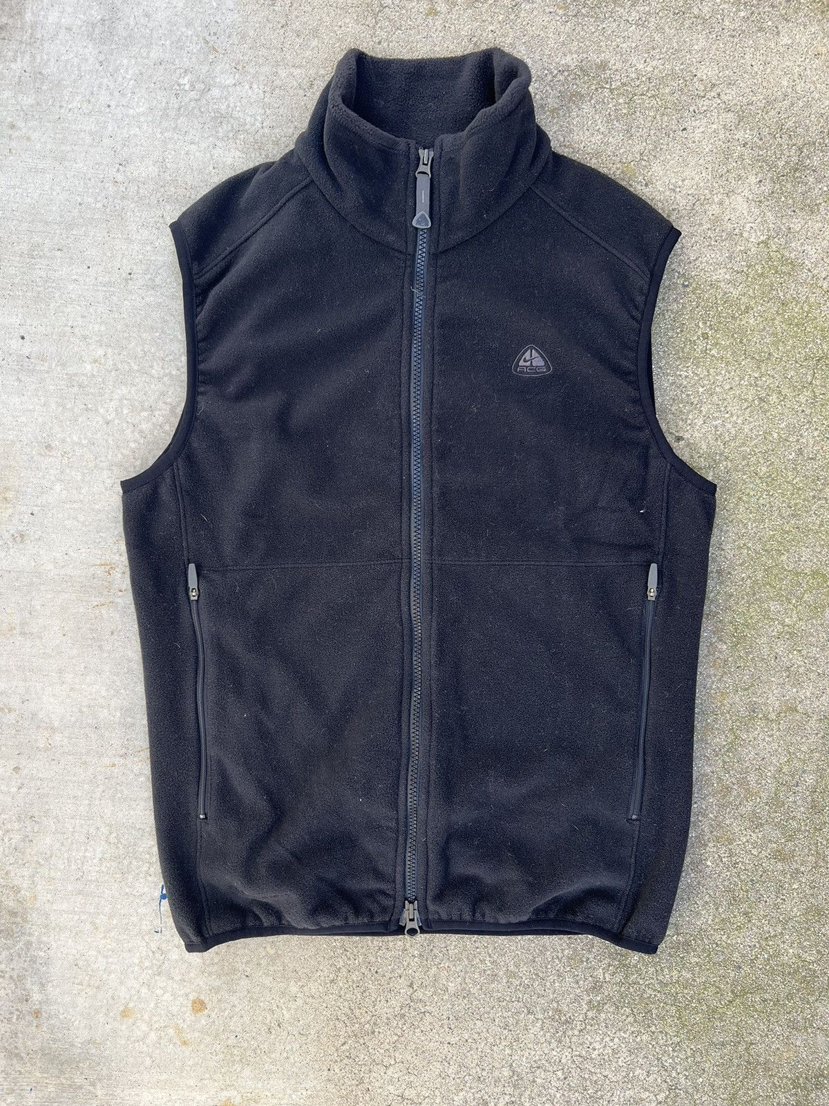 acg vest black