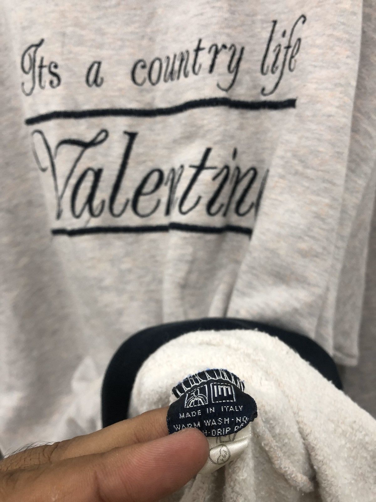 Valentino Rare Vintage Valentino Sewn Spell Out Big Logo Sweatshirt Size US L / EU 52-54 / 3 - 2 Thumbnail