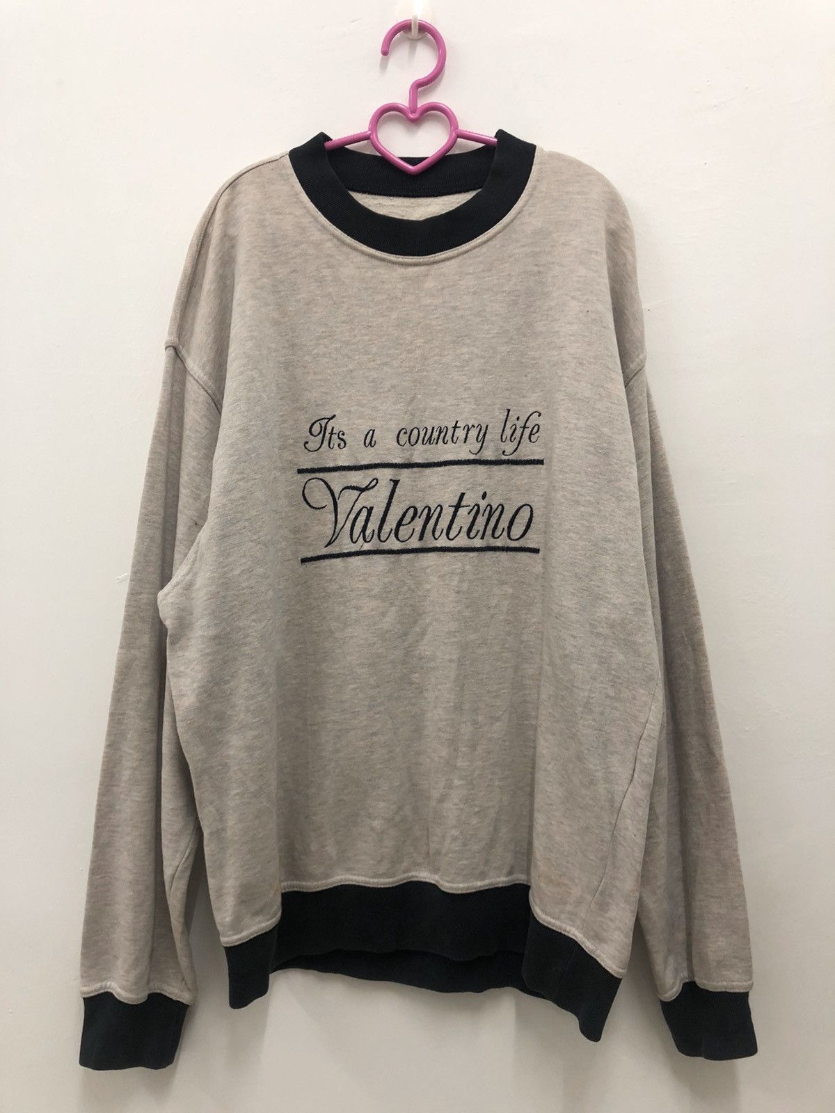 Valentino Rare Vintage Valentino Sewn Spell Out Big Logo Sweatshirt Size US L / EU 52-54 / 3 - 1 Thumbnail