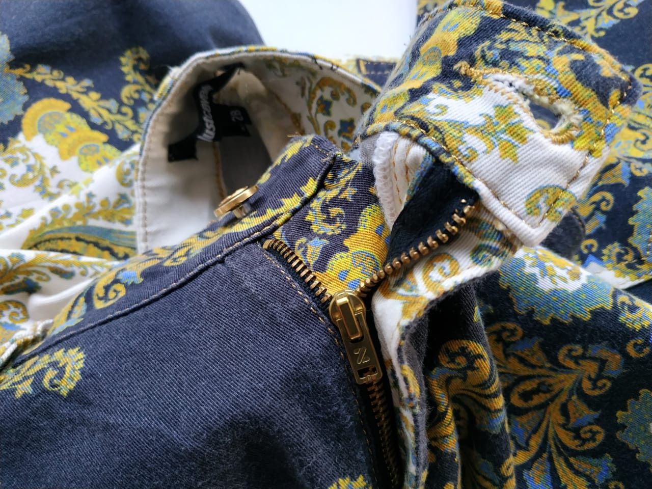 Just Cavalli Fit 28 to 29, Just Cavalli Paisley Stretch Pants Size 29" - 2 Thumbnail