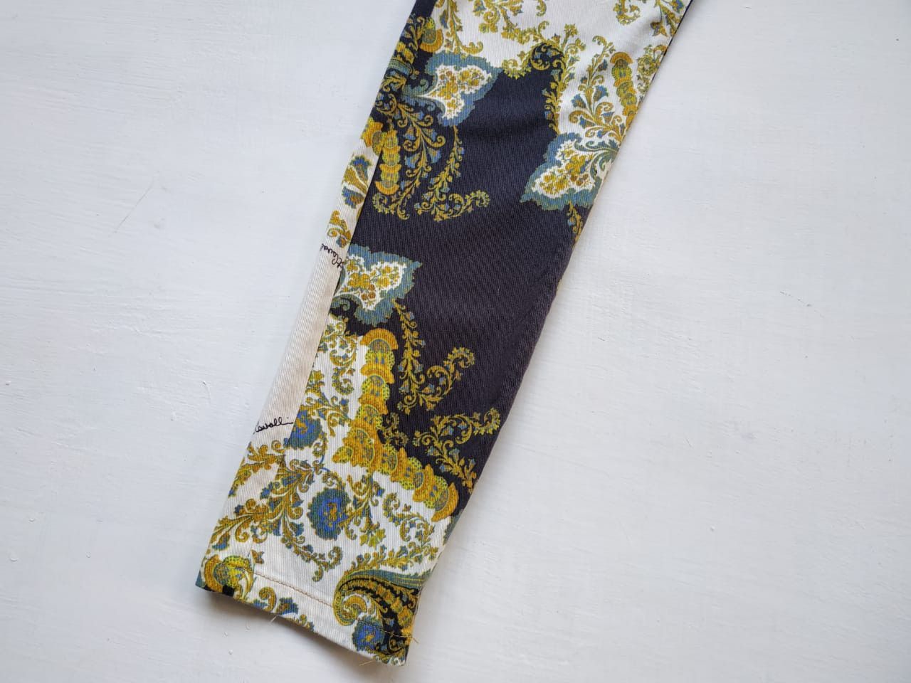 Just Cavalli Fit 28 to 29, Just Cavalli Paisley Stretch Pants Size 29" - 8 Thumbnail