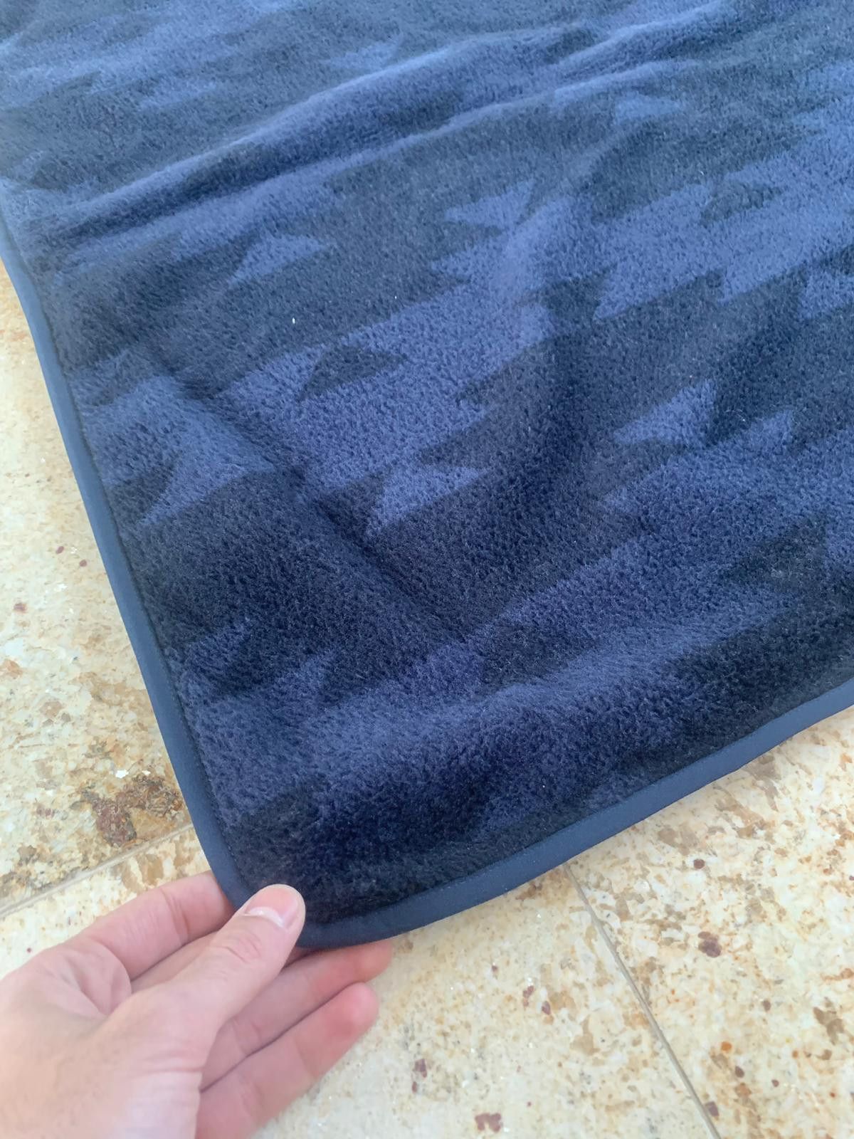 The North Face Blanket With Pocket in Navy Size ONE SIZE - 5 Thumbnail