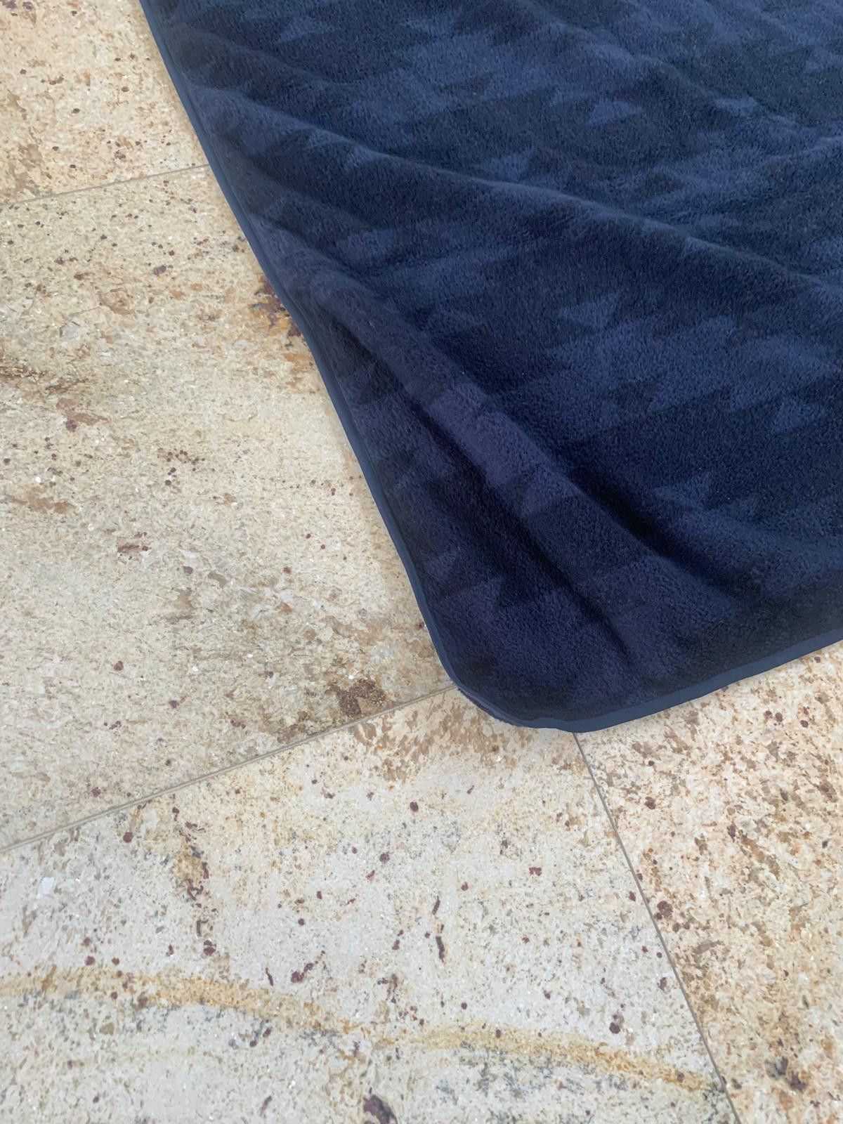 The North Face Blanket With Pocket in Navy Size ONE SIZE - 3 Thumbnail