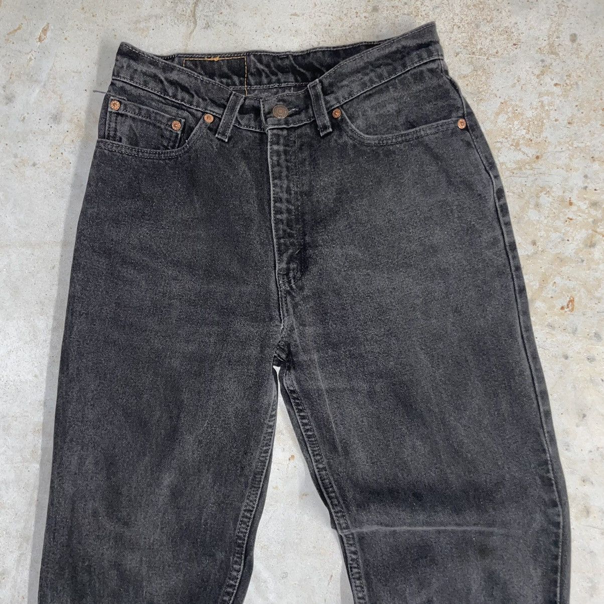 Japanese Brand × Levi's × Vintage Crazy Vintage 90s Levi’s Jeans Faded Black Denim Essential Size US 28 / EU 44 - 4 Thumbnail