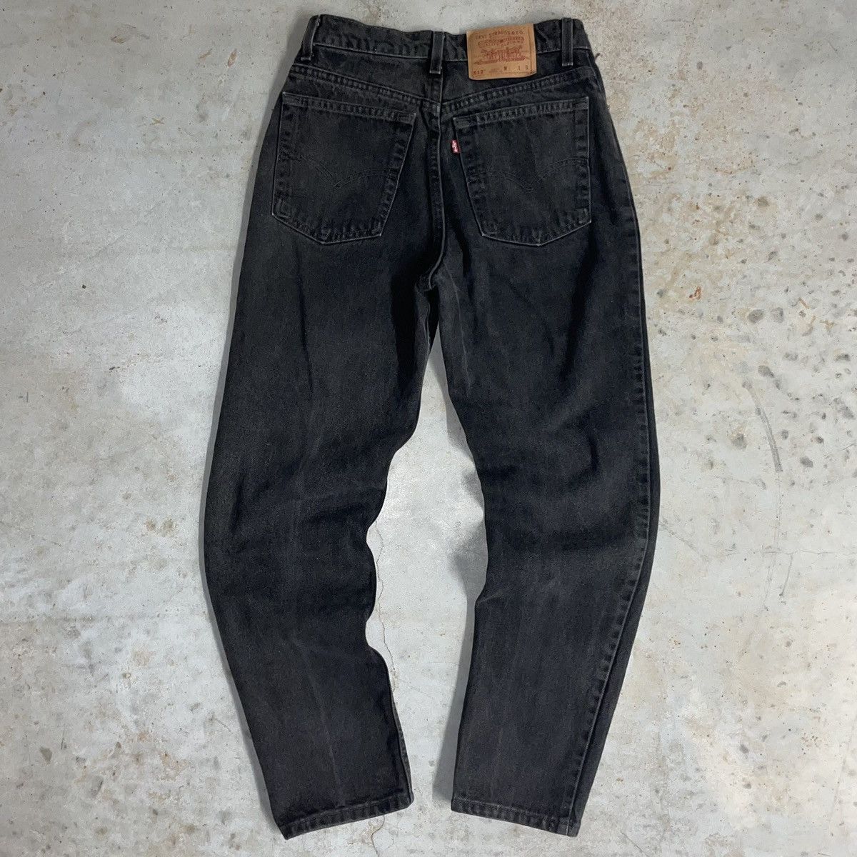 Japanese Brand × Levi's × Vintage Crazy Vintage 90s Levi’s Jeans Faded Black Denim Essential Size US 28 / EU 44 - 1 Thumbnail