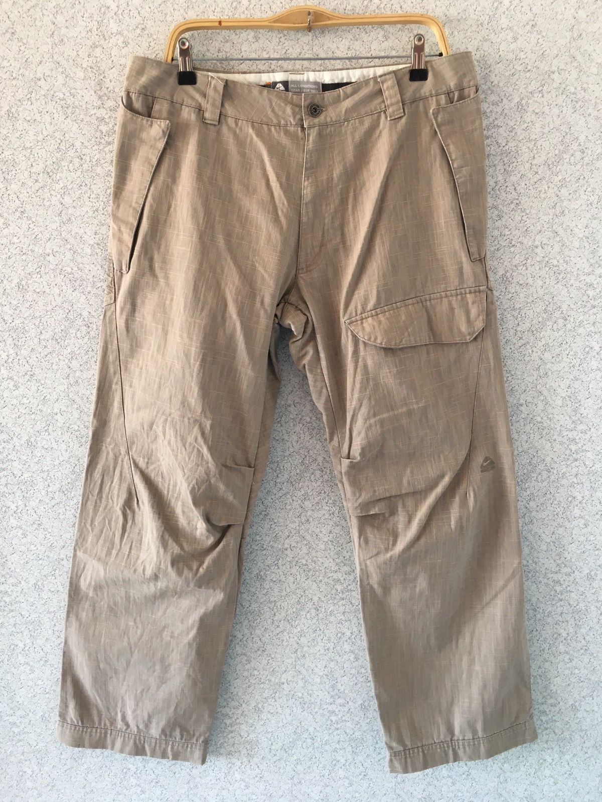Nike × Nike ACG MultiPocket Cargo Trousers All Condition Gear Size US 35 - 1 Thumbnail
