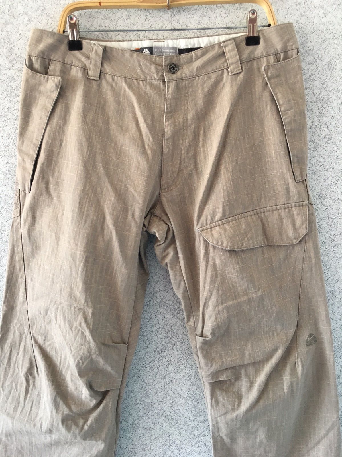 Nike × Nike ACG MultiPocket Cargo Trousers All Condition Gear Size US 35 - 2 Thumbnail