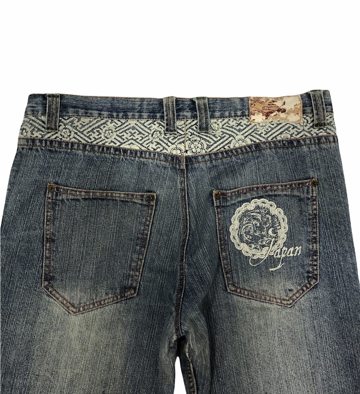 Japanese Brand VINTAGE JAPANESE TRADITIONAL JEANS X TIGER DRAGON EMBROIDED Size US 38 / EU 54 - 4 Thumbnail