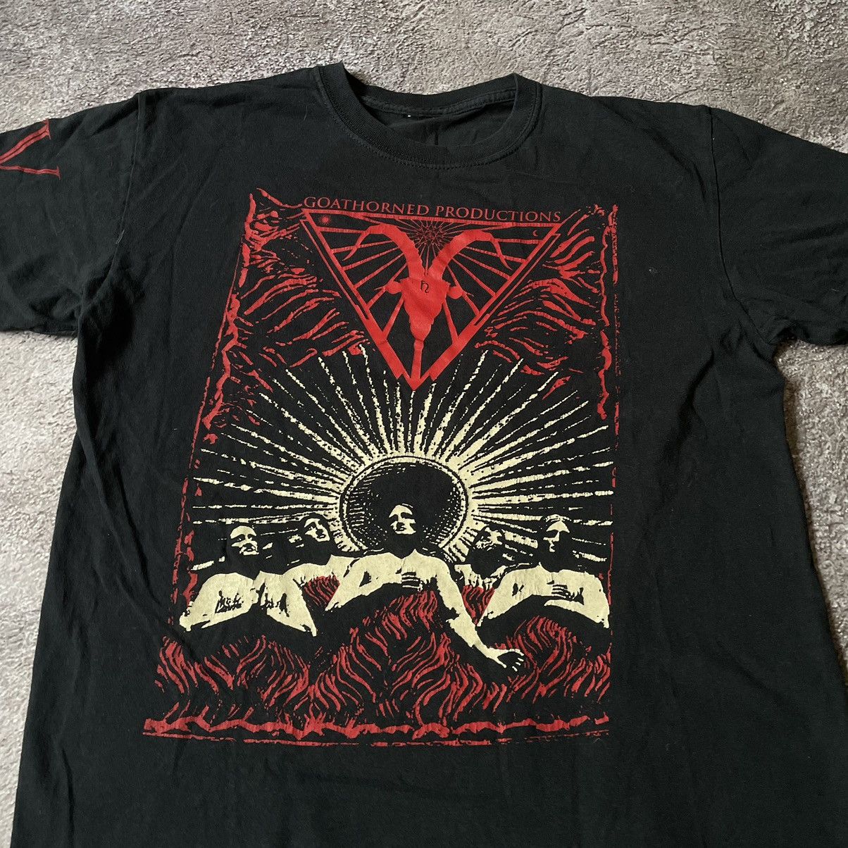 Vintage Vintage Y2K Graphic Tee Devil Abstract Horror Punk Cropped M Size US M / EU 48-50 / 2 - 5 Thumbnail