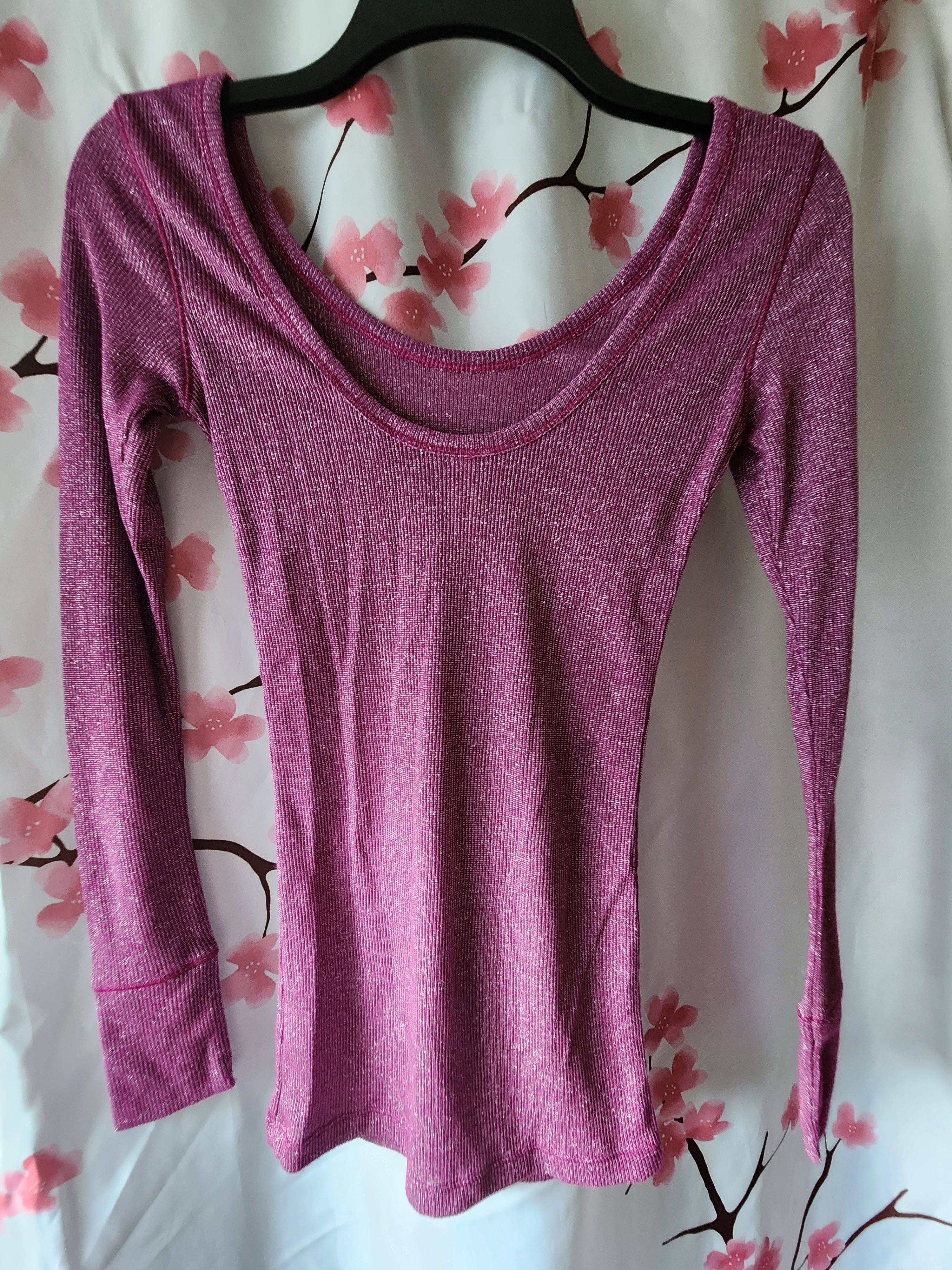 Victoria's Secret Victoria's Secret Plum Silver Glitter Long Sleeve U Neck XS Size XS / US 0-2 / IT 36-38 - 1 Thumbnail