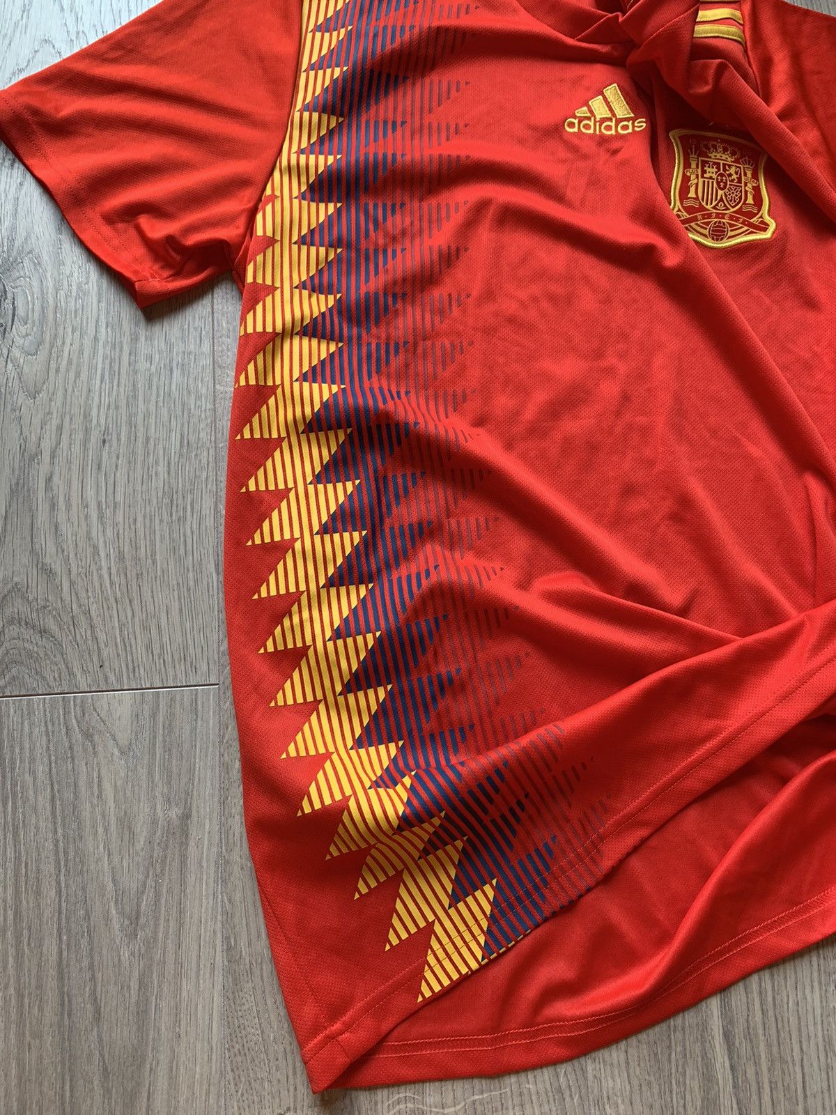 Adidas Spain Adidas Home Soccer Jersey 2018 Size US L / EU 52-54 / 3 - 8 Thumbnail