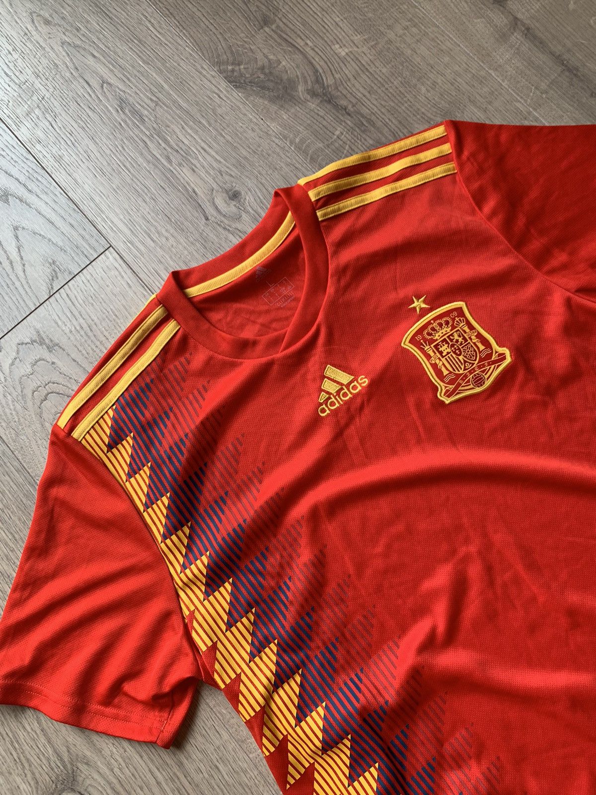Adidas Spain Adidas Home Soccer Jersey 2018 Size US L / EU 52-54 / 3 - 3 Thumbnail