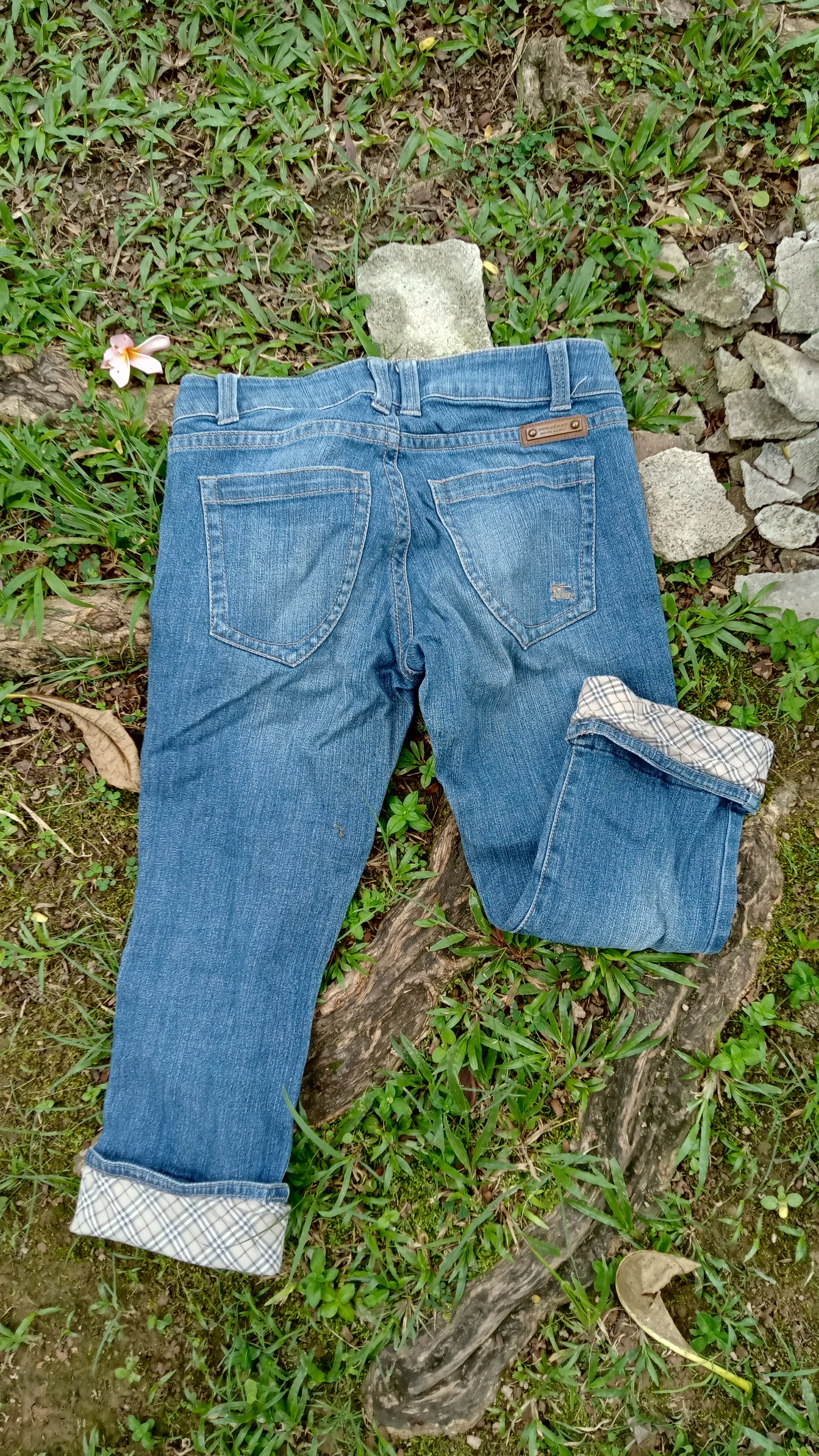 Burberry Vintage Burberry London Women's Cropped Jeans Size 27" / US 4 / IT 40 - 2 Thumbnail