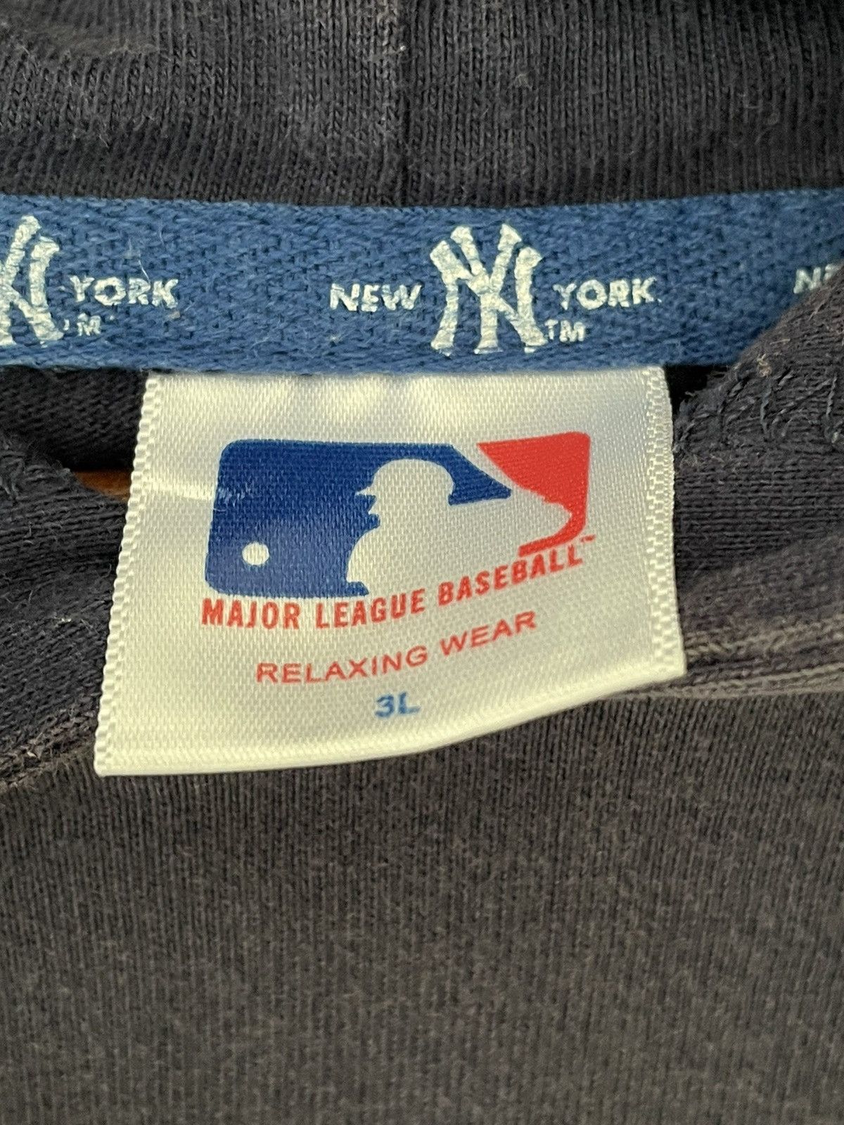 New York Yankees NEW YORK YANKEES SHORT SLEEVE HOODIE Size US XXL / EU 58 / 5 - 11 Thumbnail