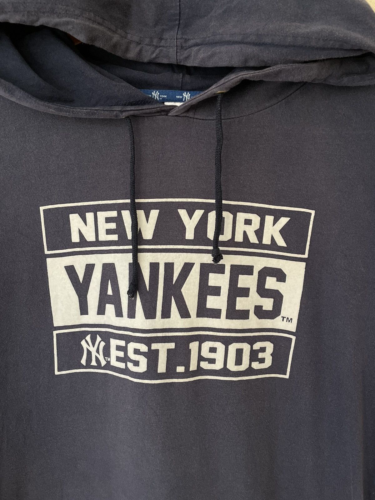 NEW YORK YANKEES SHORT SLEEVE HOODIE