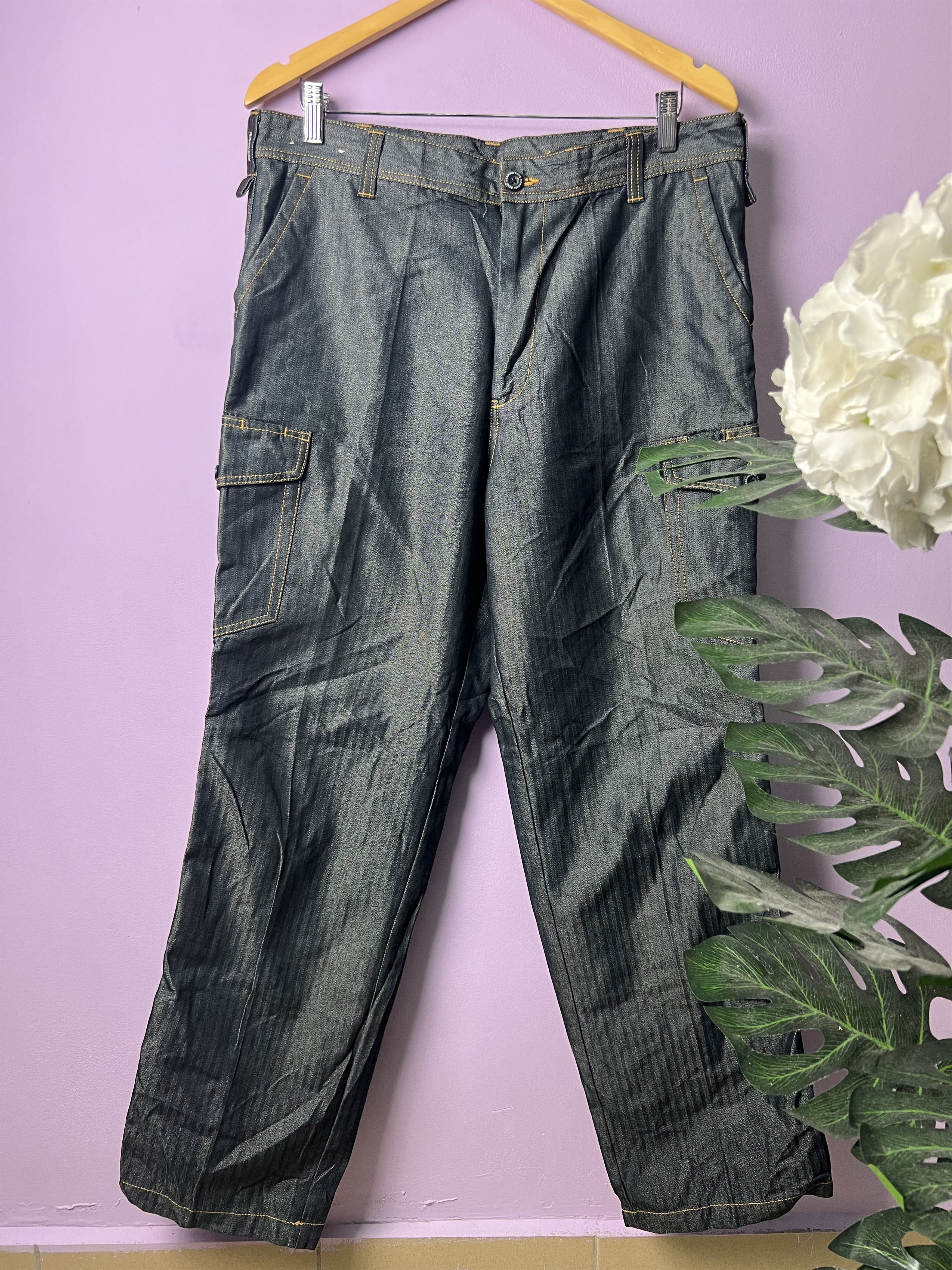Japanese Brand 🔥Herringbone Denim Cargo Pants Size US 35 - 2 Thumbnail