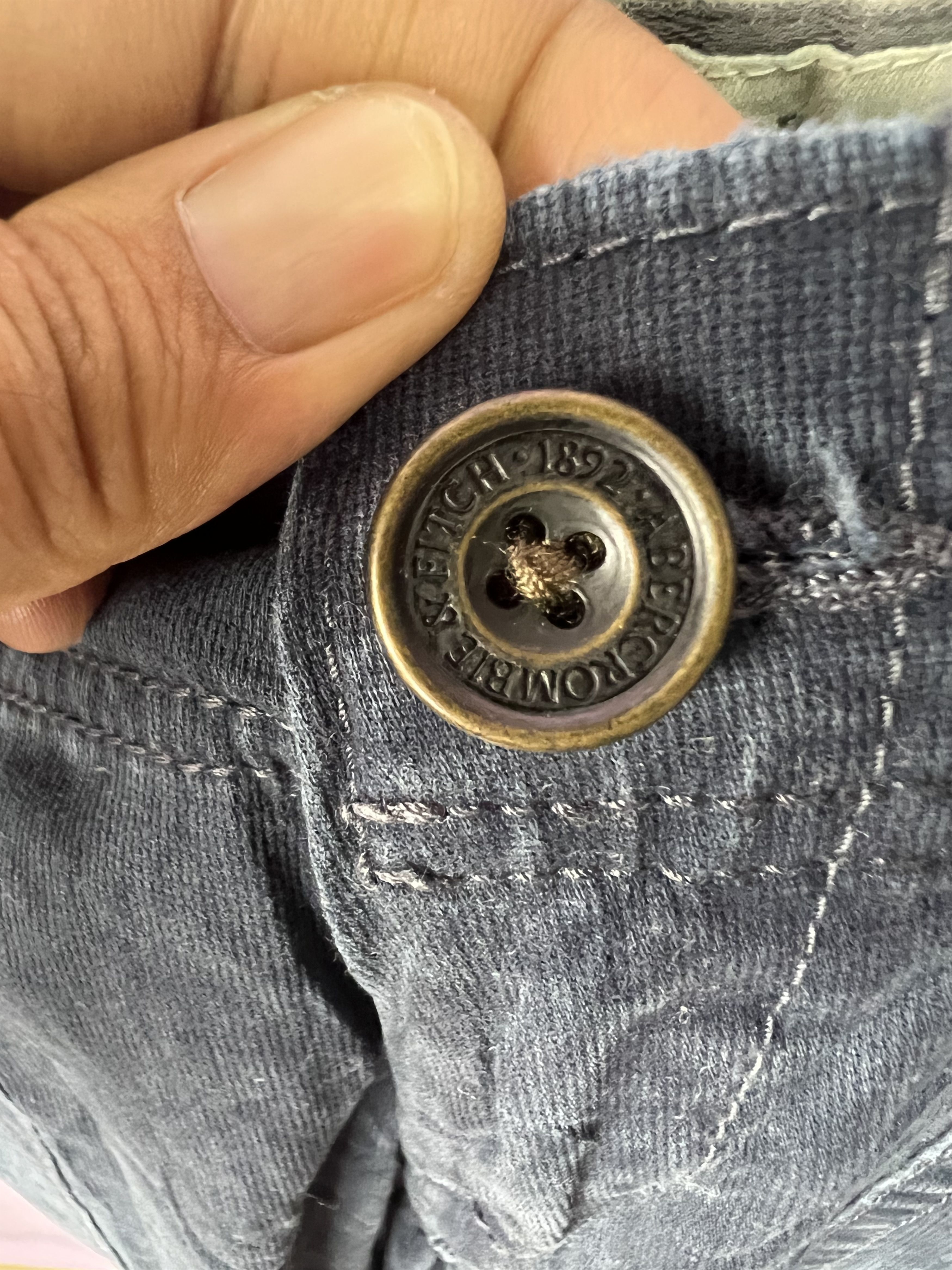 Abercrombie & Fitch 🔥Abercrombie & Fitch Cargo Pants Size US 29 - 9 Thumbnail