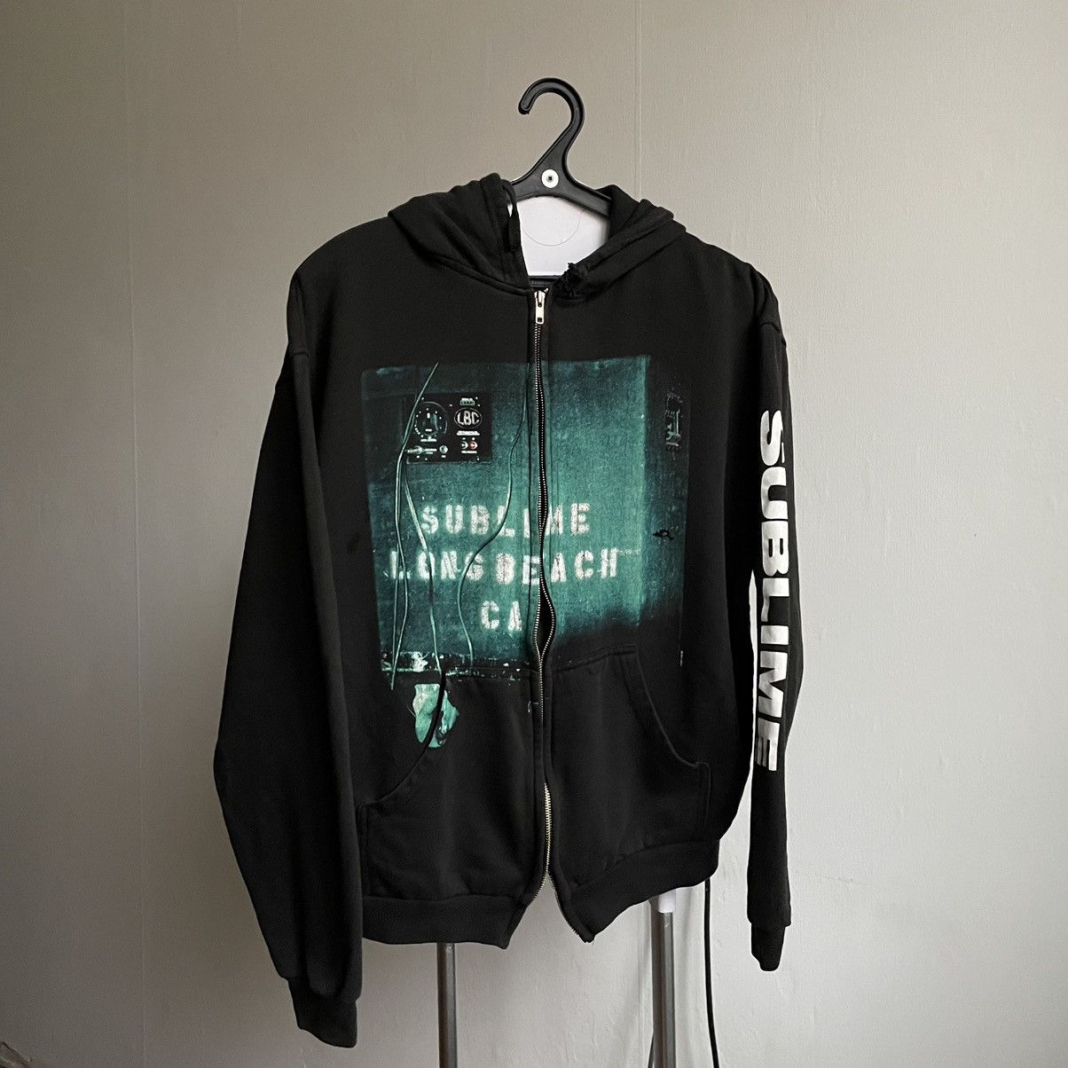 image of Band Tees x Sublime Vintage 2007 Sublime Distressed Zip Hoodie in Black, Men's (Size Medium)