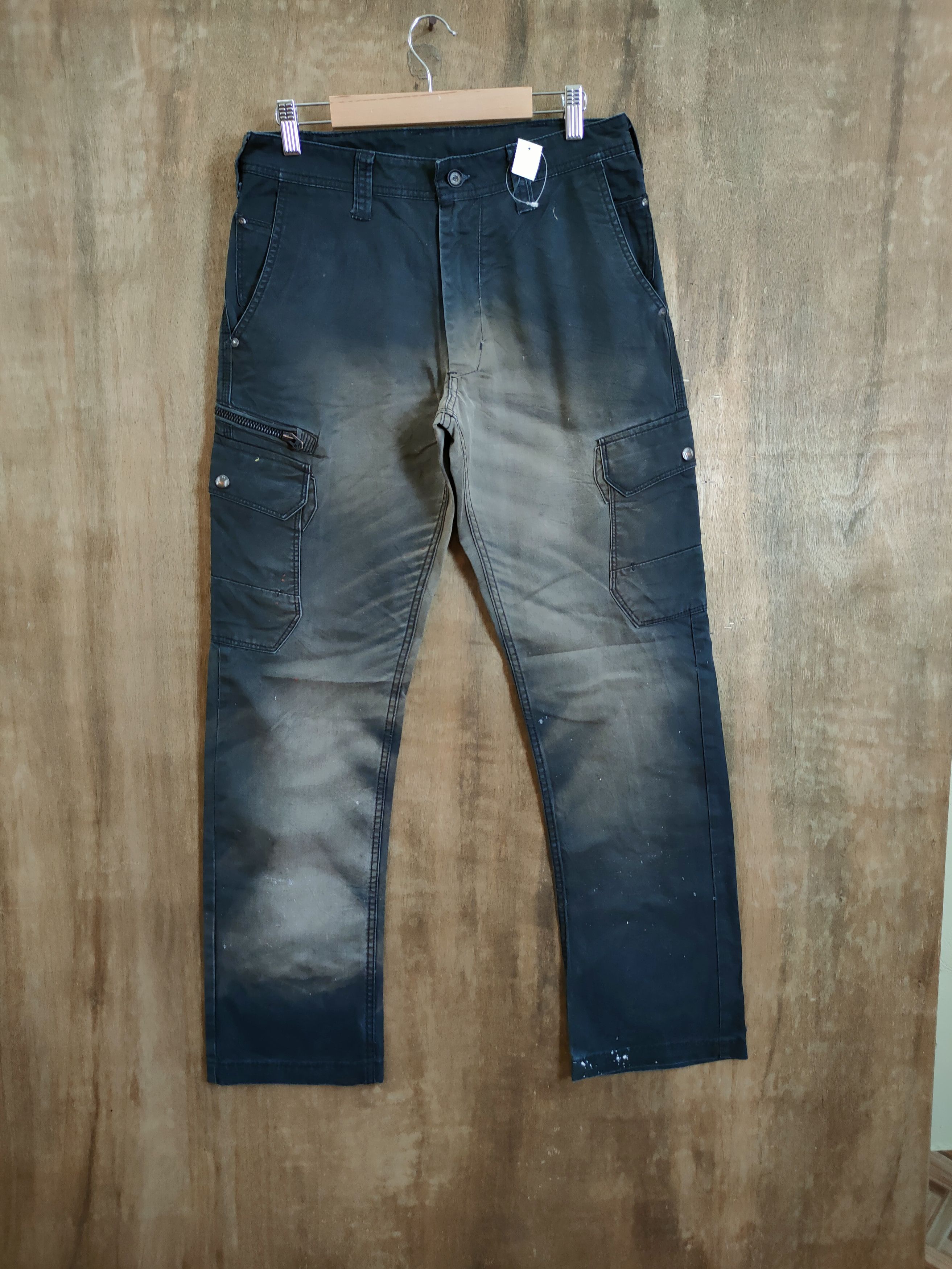 image of Faded Glory x Vintage Evenriver Thrashed Faded Distressed Cargo Pants 46-361 in Black (Size 30)