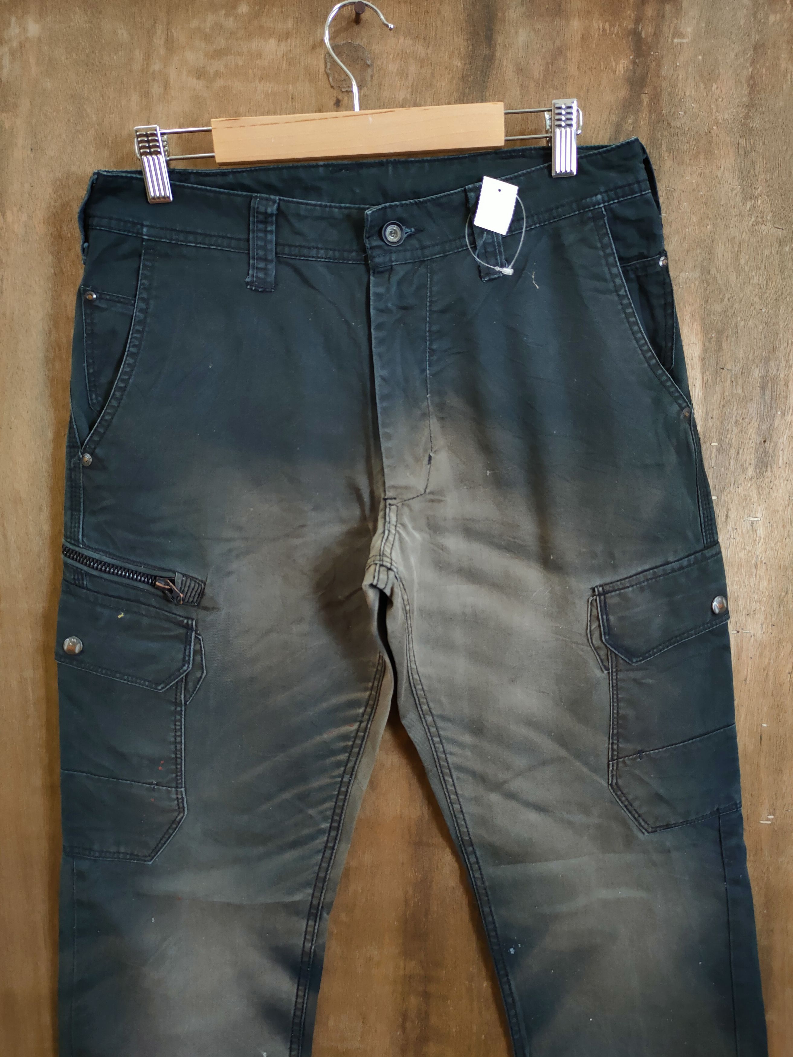 Faded Glory DLL Evenriver thrashed faded distressed cargo pants #46-361 Size US 30 / EU 46 - 4 Thumbnail