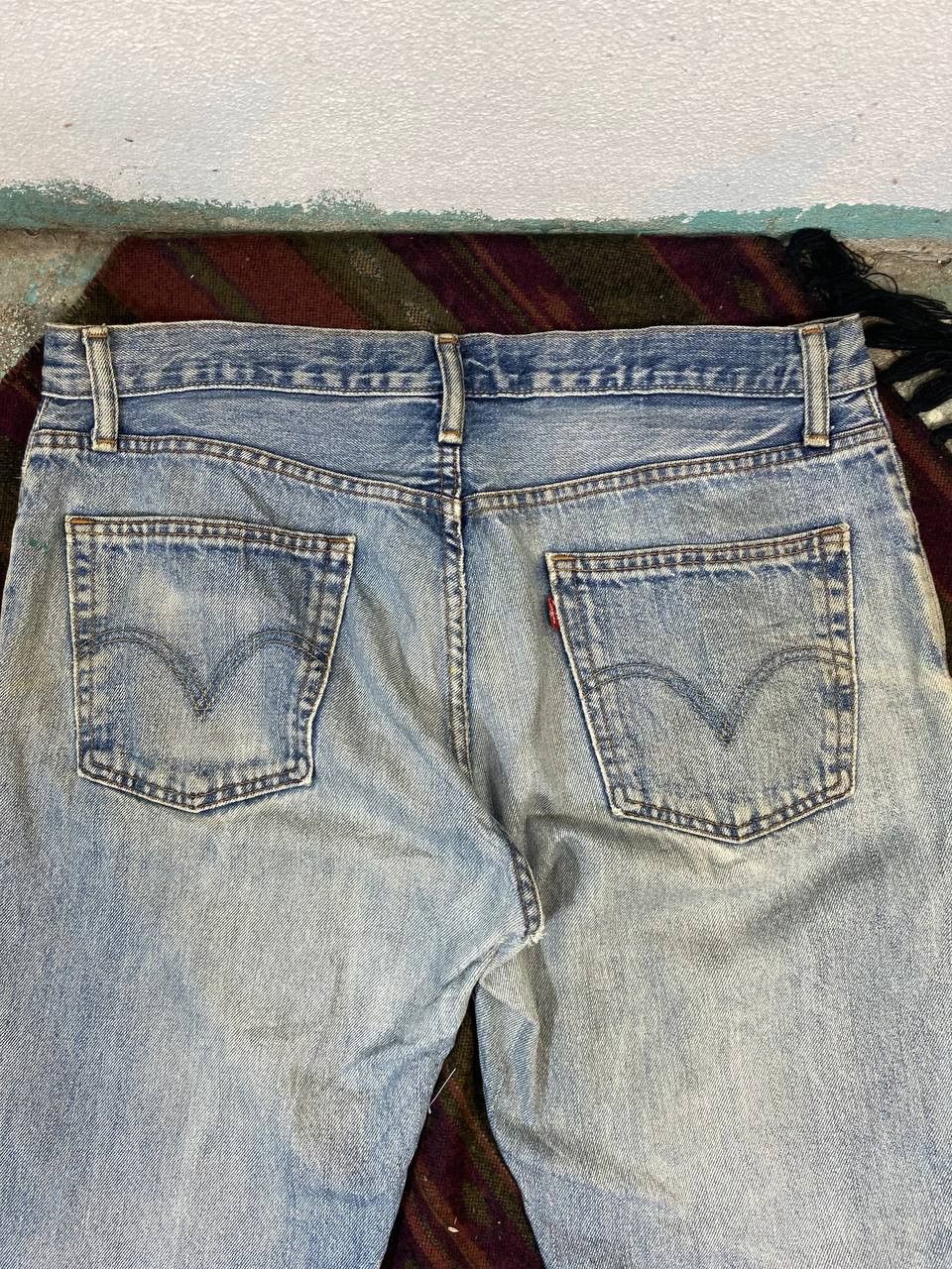 Levi's levis 505 straight fit lightwash distressed denim Size US 37 - 4 Thumbnail