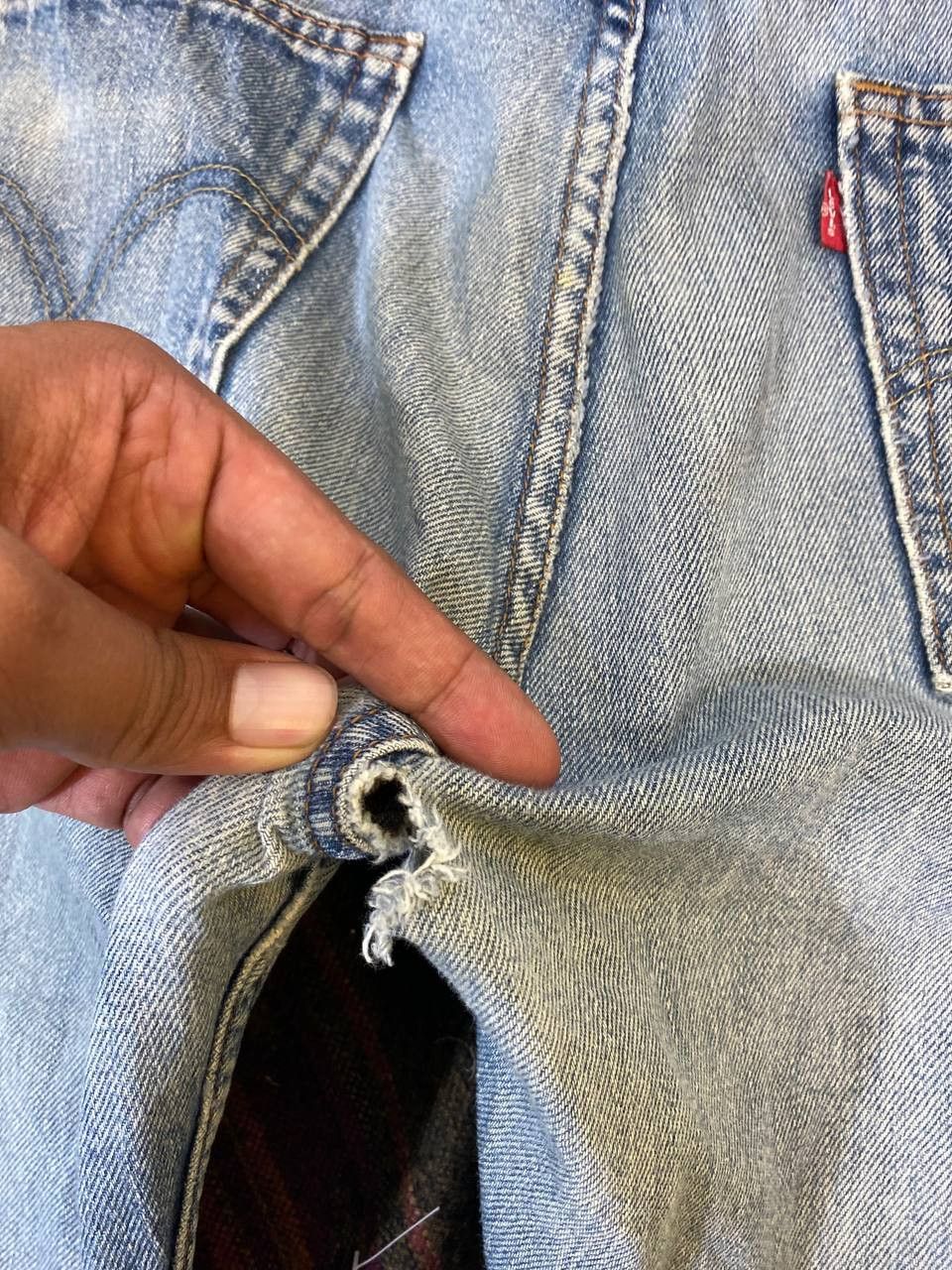 Levi's levis 505 straight fit lightwash distressed denim Size US 37 - 6 Thumbnail