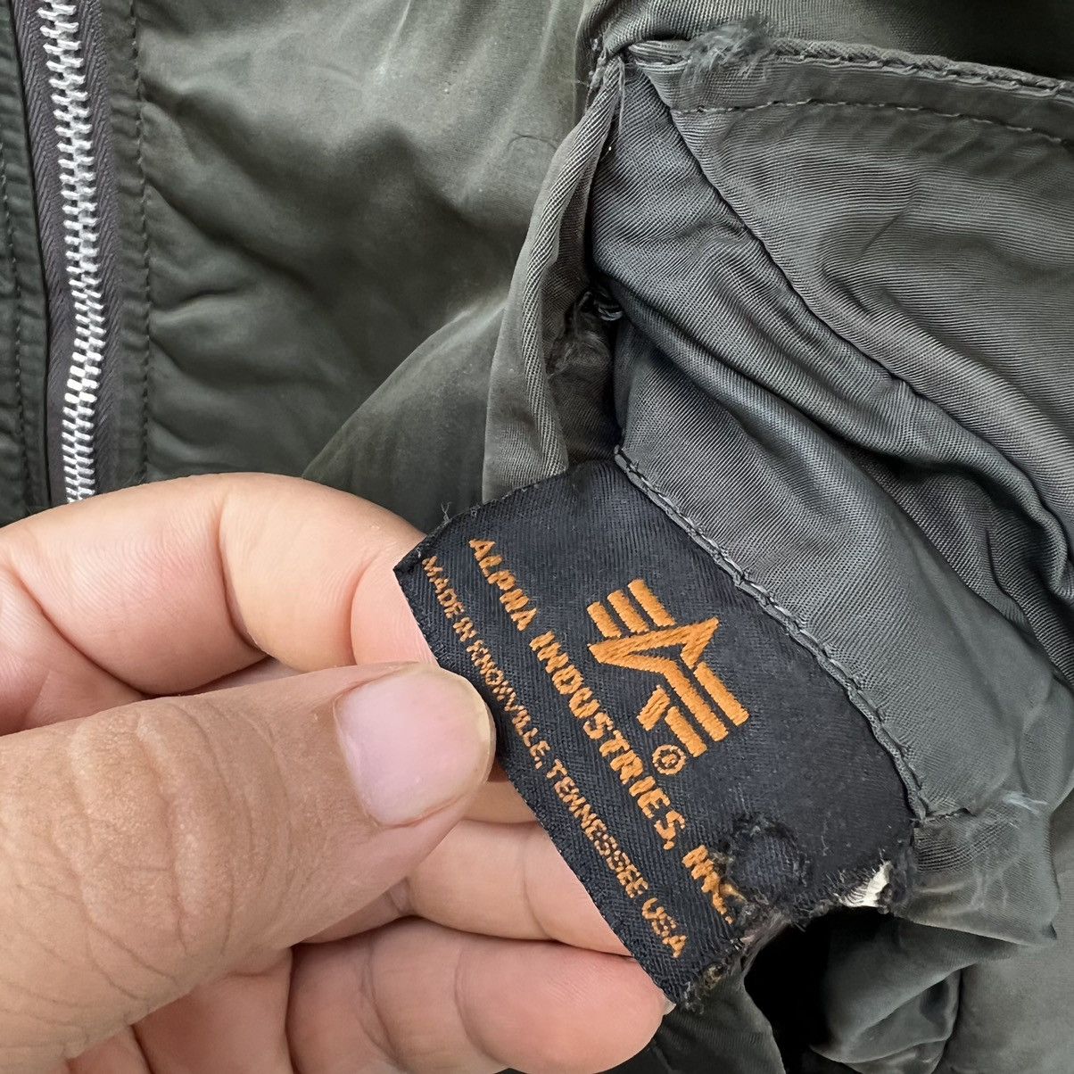 Alpha Industries MA-1 BOMBER JACKET REVERSIBLE ALPHA BUZZ RICKSONS STYLE Size US L / EU 52-54 / 3 - 17 Thumbnail