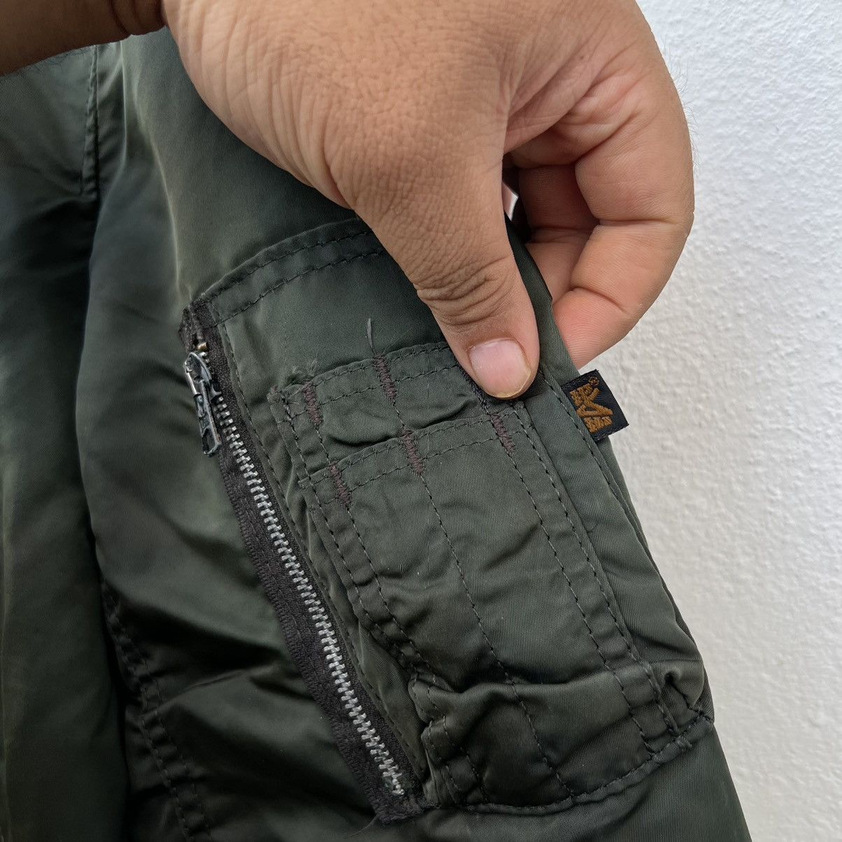Alpha Industries MA-1 BOMBER JACKET REVERSIBLE ALPHA BUZZ RICKSONS STYLE Size US L / EU 52-54 / 3 - 9 Thumbnail