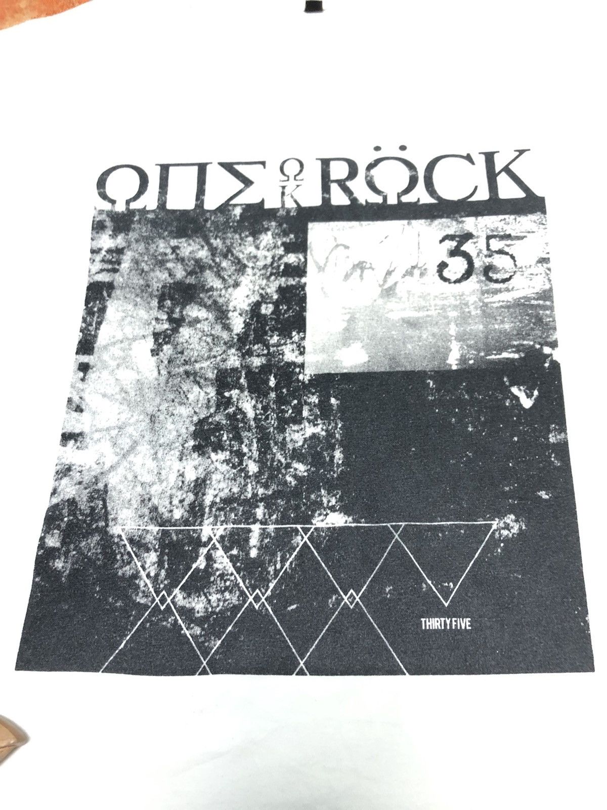 Band Tees ONE OK ROCK 2015 10th ANNIVERSARY JAPANESE ROCK TOUR SHIRT Size US M / EU 48-50 / 2 - 2 Thumbnail