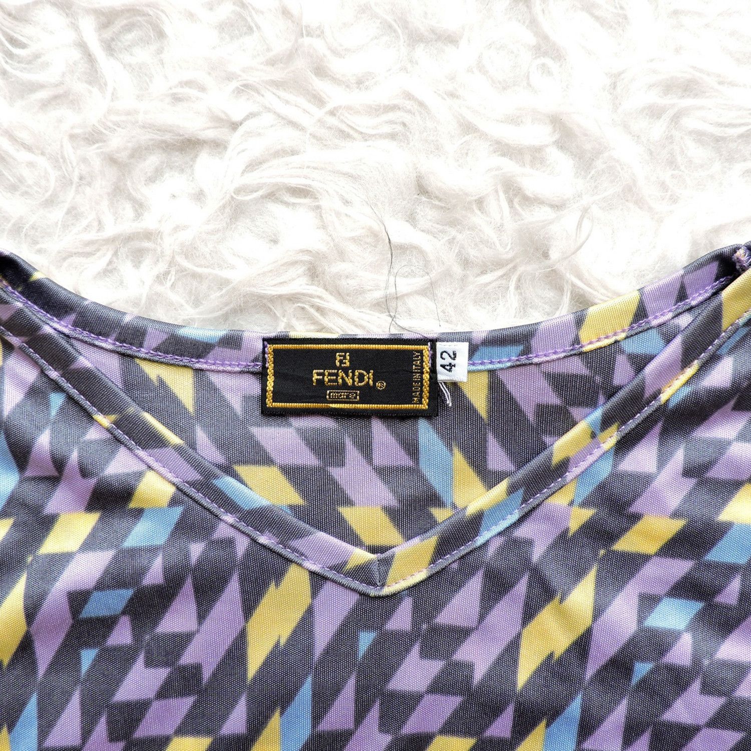Fendi FENDI V-NECK MONOGRAM TEE Size M / US 6-8 / IT 42-44 - 3 Thumbnail