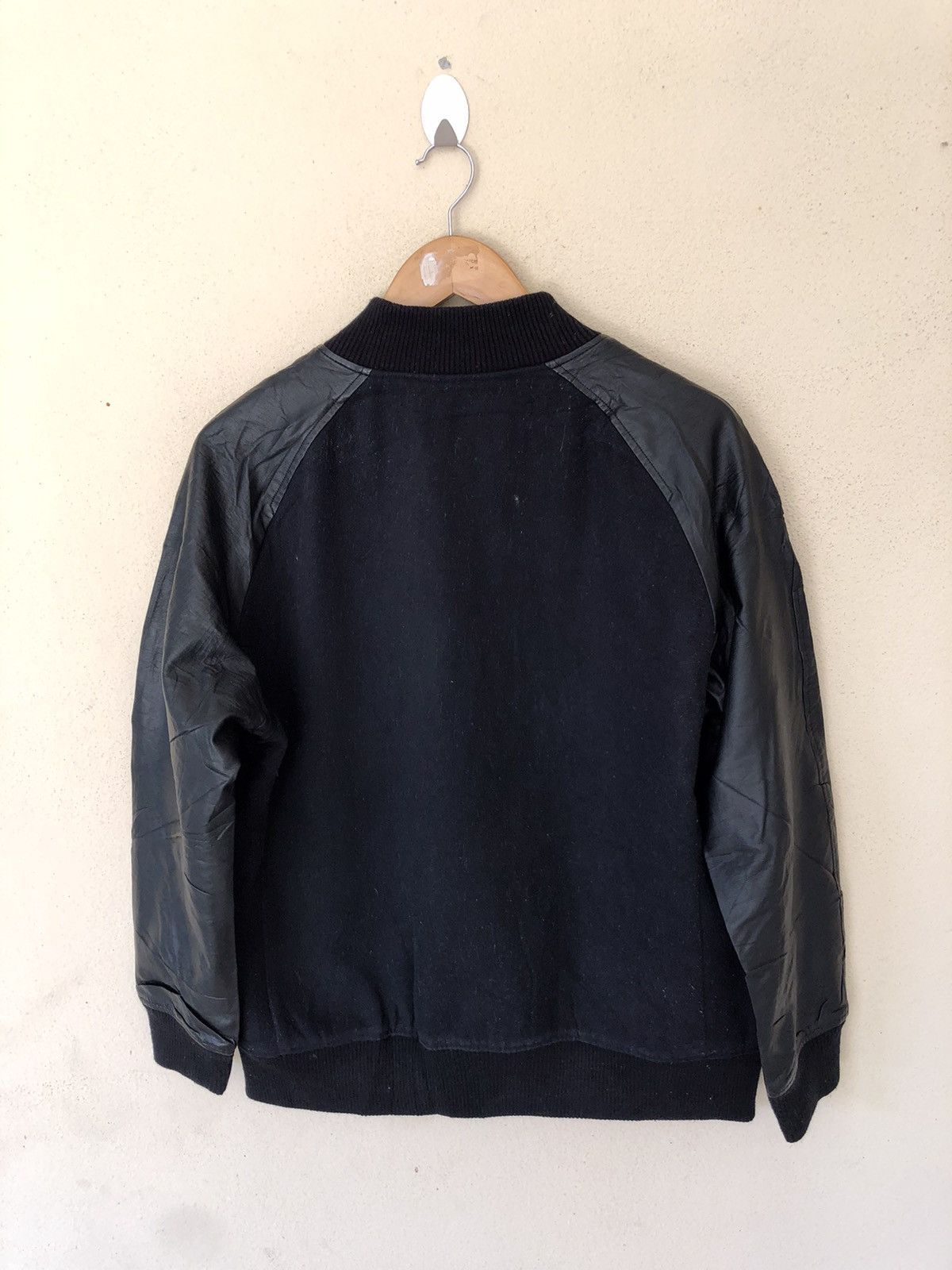 Uniqlo 🔥UNIQLO UNDERCOVER BLACK VARSITY BOMBER JACKET Size US L / EU 52-54 / 3 - 7 Thumbnail