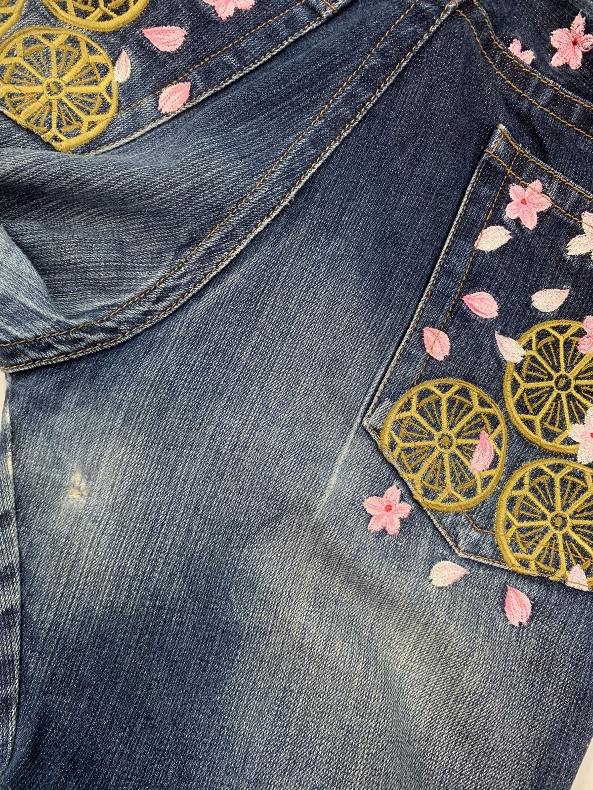 If Six Was Nine 🇯🇵 Japanese Karakuri Tamashi Embroidered Fish Koi Denim Size US 35 - 6 Thumbnail