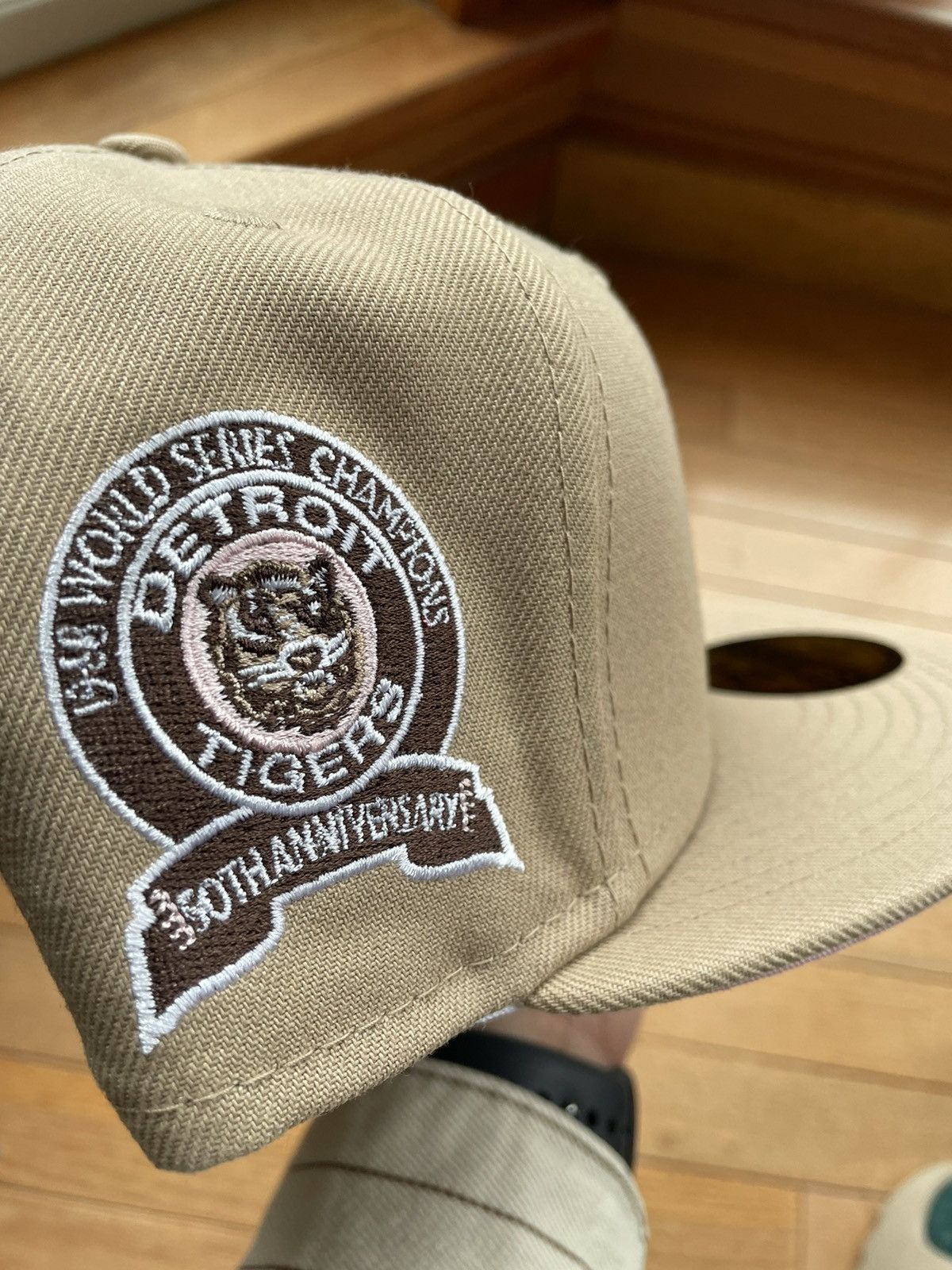 MLB × New Era Sports World 165 Detroit Tigers Desert Camel Hat Size 7 5/8 Size ONE SIZE - 3 Thumbnail