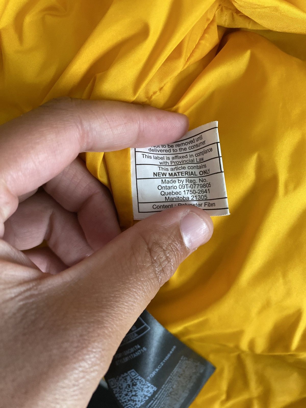 Guess Heavy Yellow Coat Size US L / EU 52-54 / 3 - 7 Thumbnail