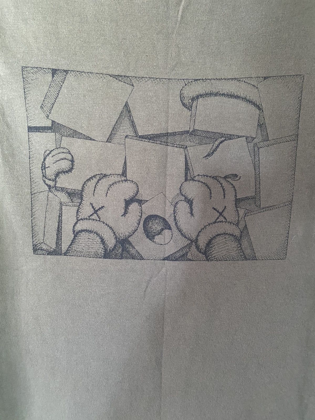 Japanese Brand Uniqlo Kaws Single Pocket Shirt Size US S / EU 44-46 / 1 - 3 Thumbnail