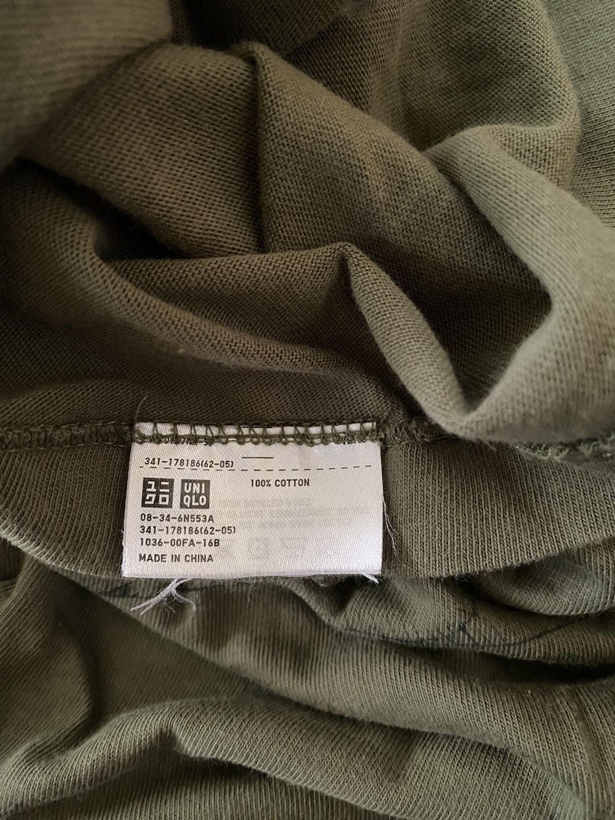 Japanese Brand Uniqlo Kaws Single Pocket Shirt Size US S / EU 44-46 / 1 - 6 Thumbnail