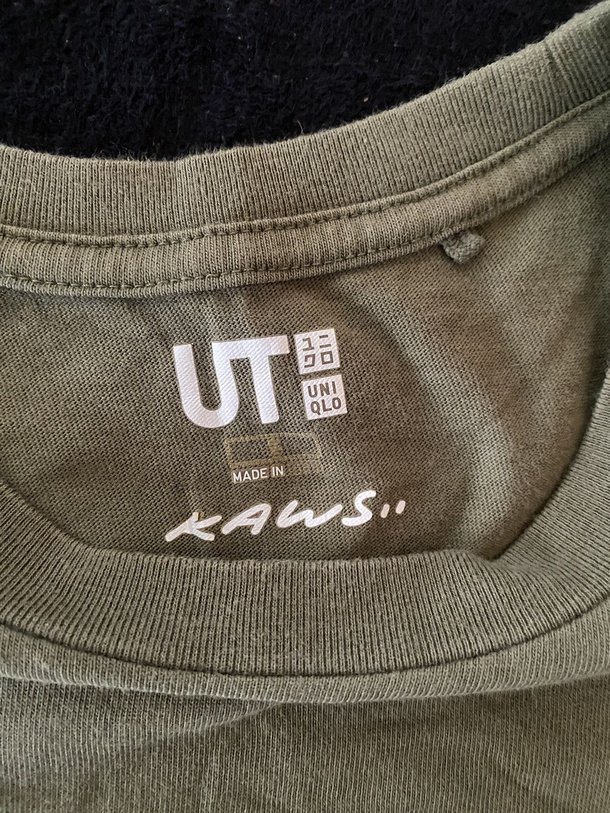 Japanese Brand Uniqlo Kaws Single Pocket Shirt Size US S / EU 44-46 / 1 - 5 Thumbnail